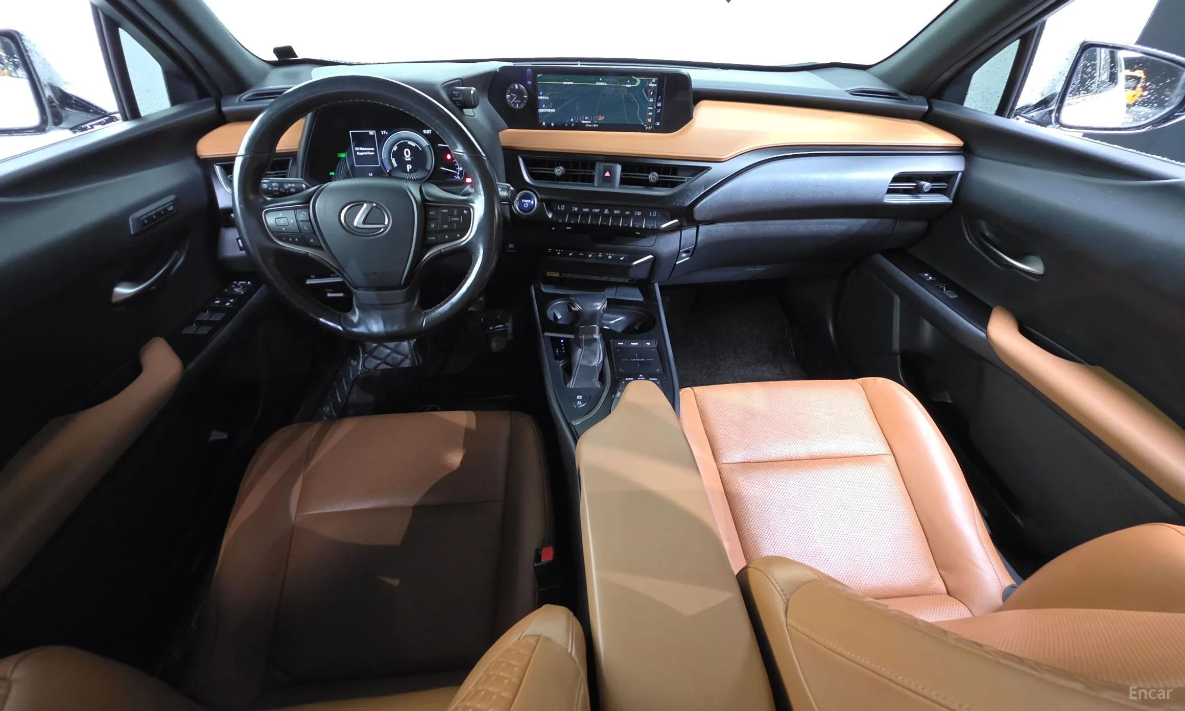 Lexus UX250h превью 7