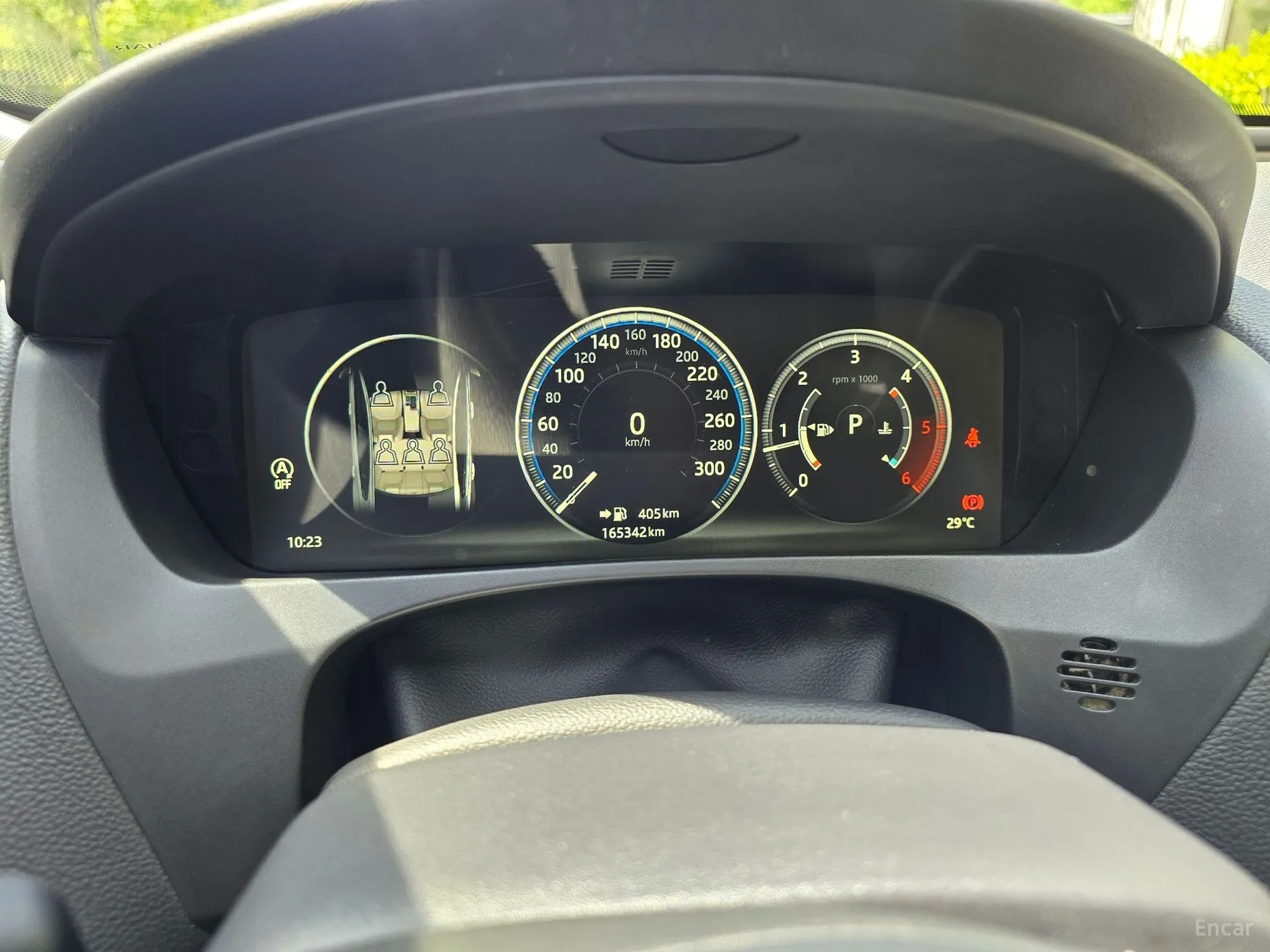 Jaguar XE превью 13