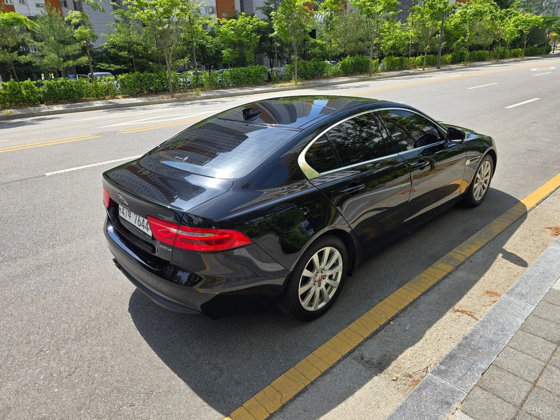 Jaguar XE превью 8