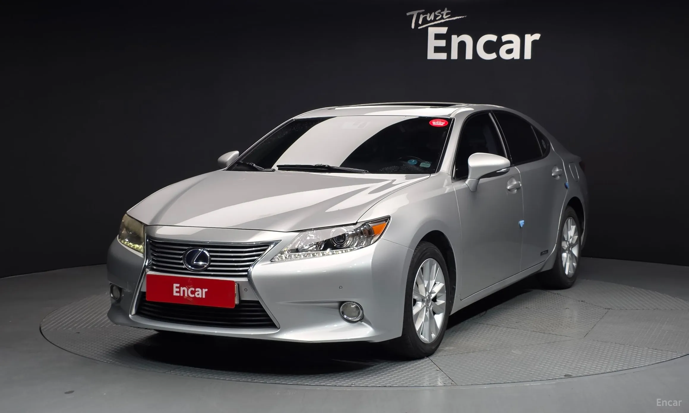 Lexus New ES300h