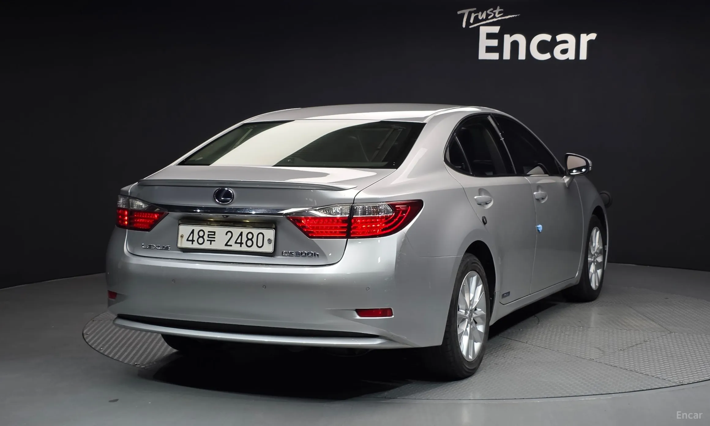 Lexus New ES300h