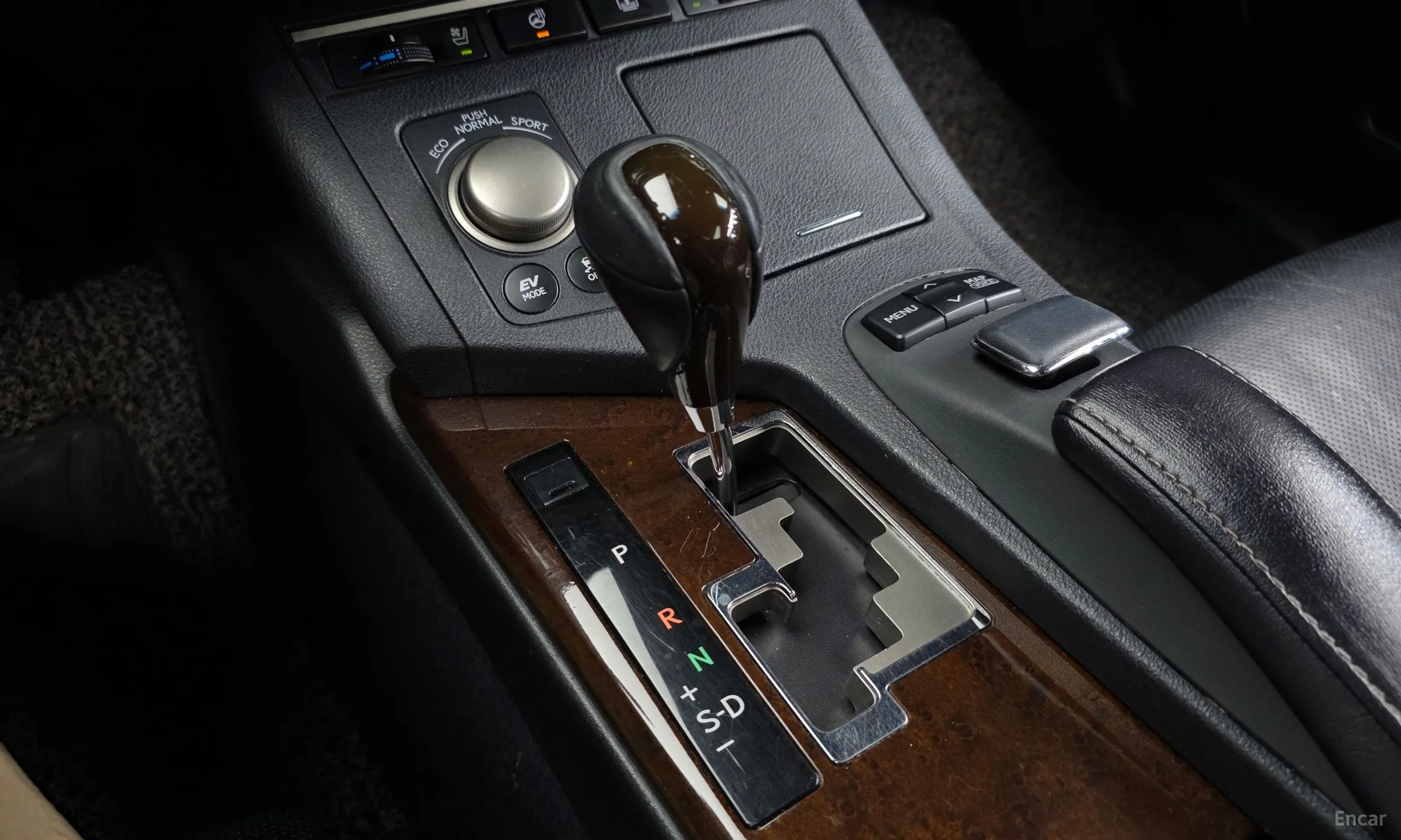 Lexus New ES300h превью 9