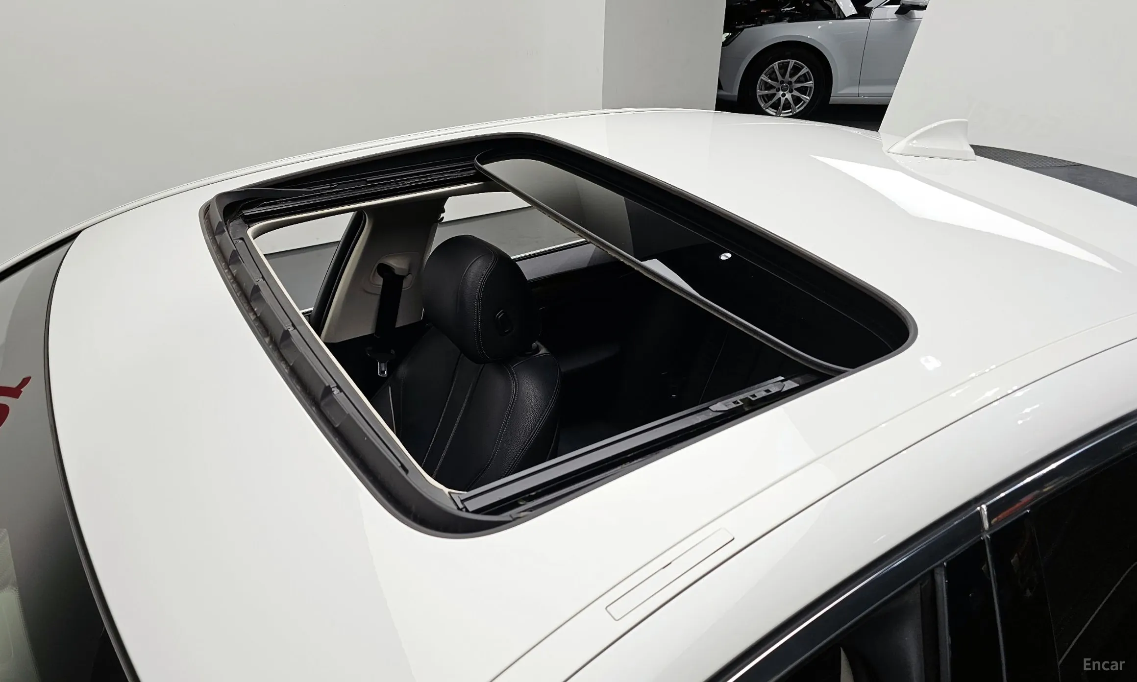 BMW 5 Series (G30) превью 17