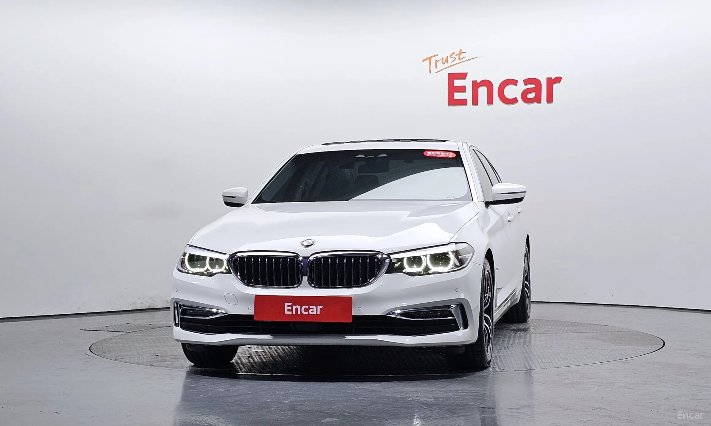BMW 5 Series (G30) превью 3