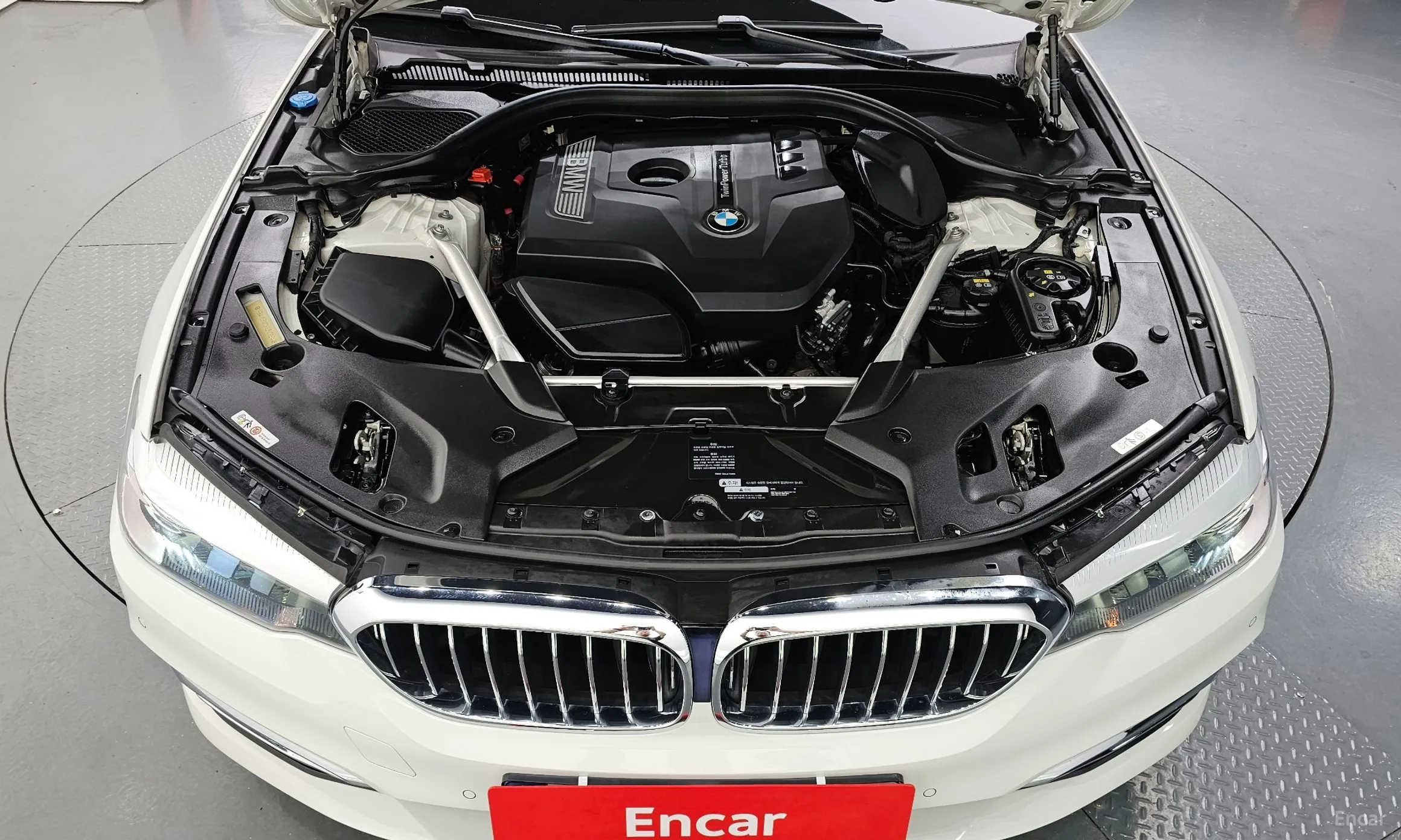BMW 5 Series (G30) превью 6