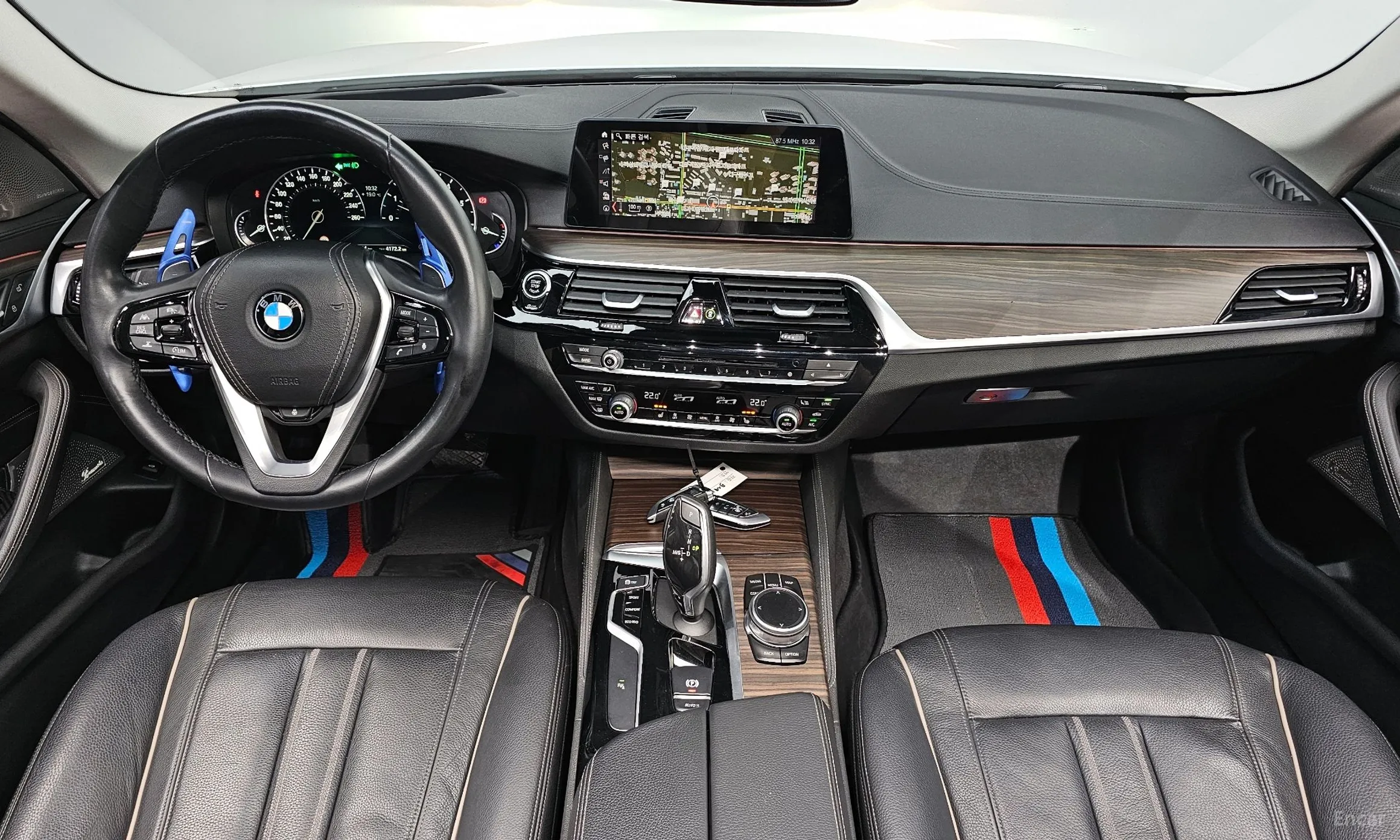 BMW 5 Series (G30) превью 7