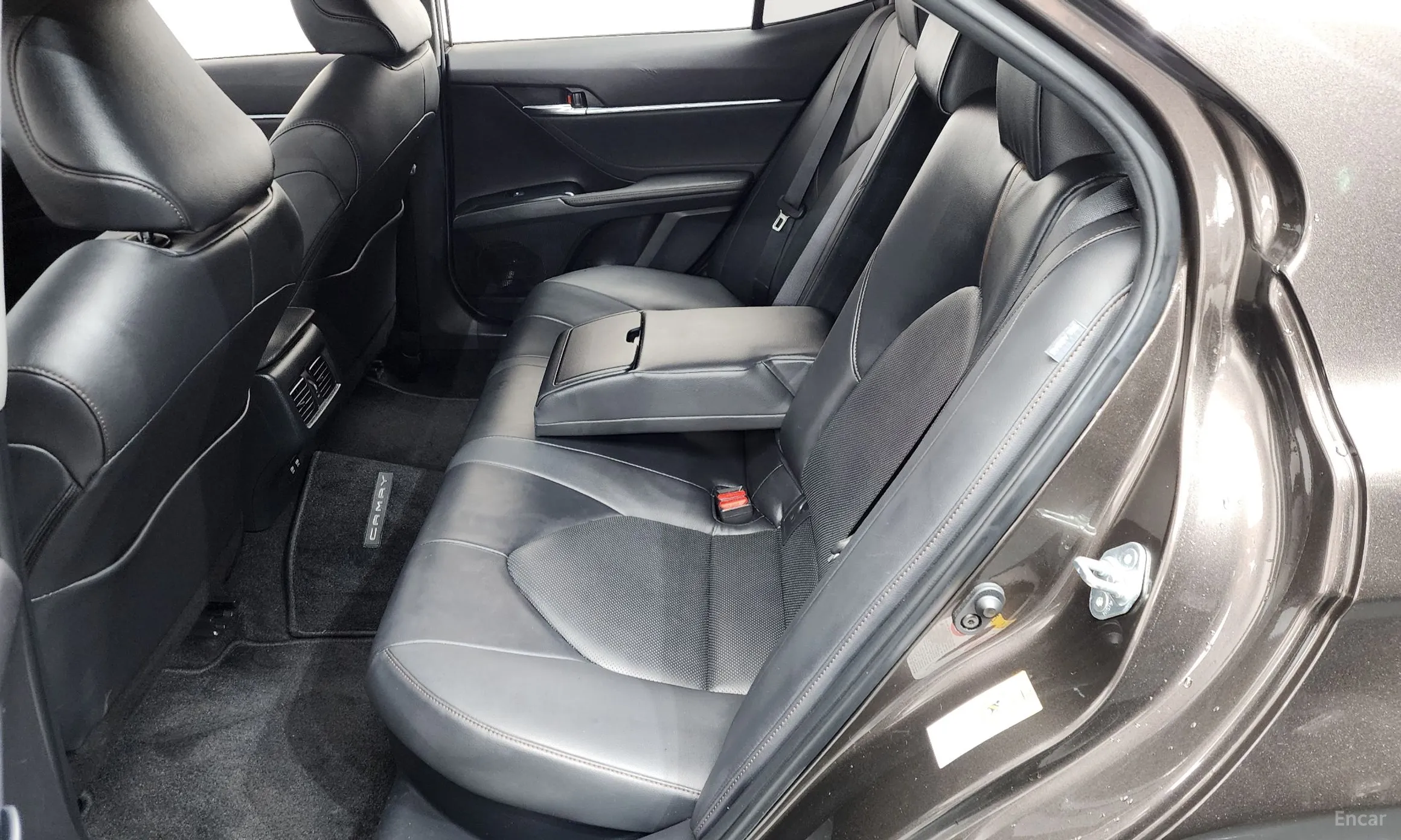 Toyota Camry (XV70) превью 18