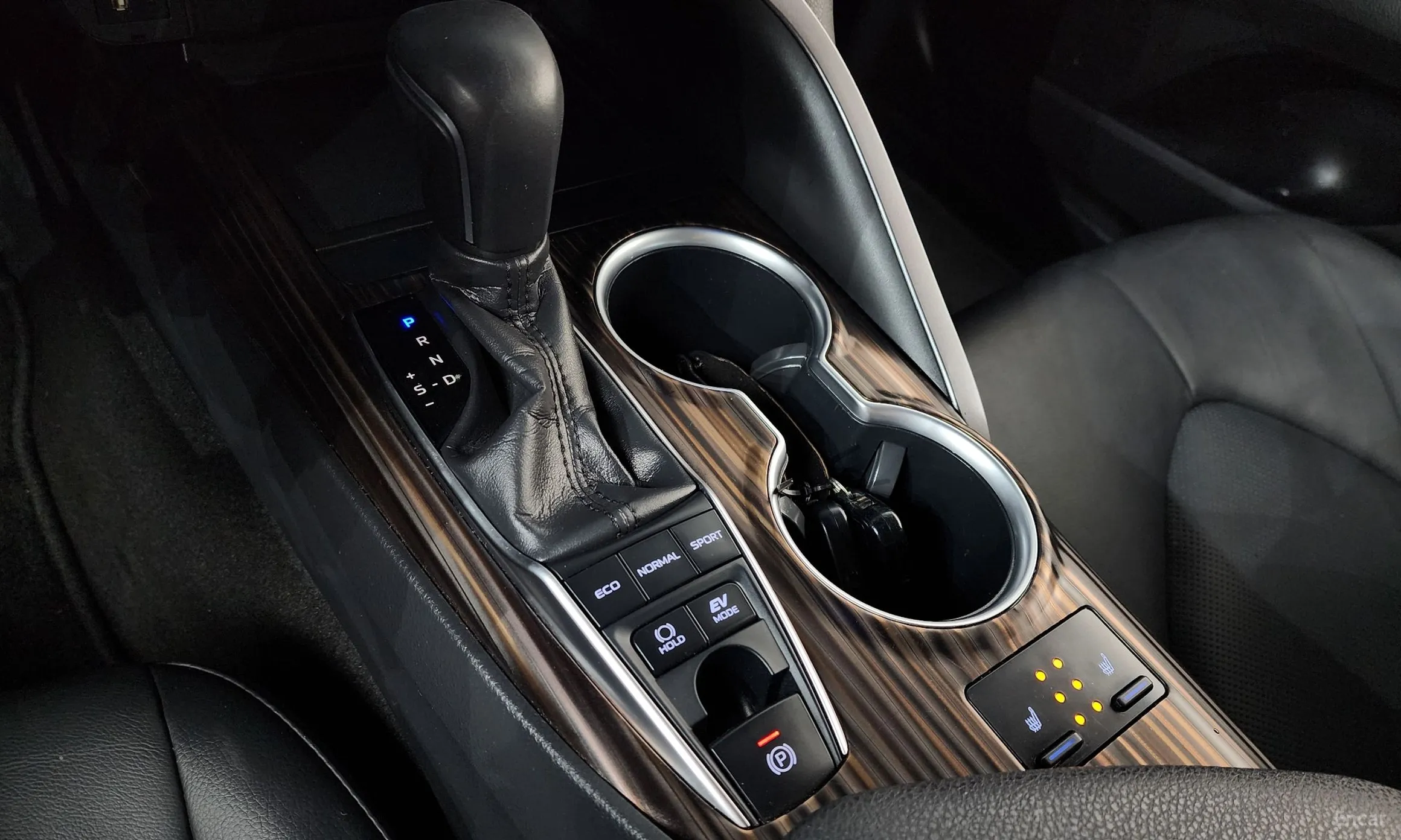 Toyota Camry (XV70) превью 9