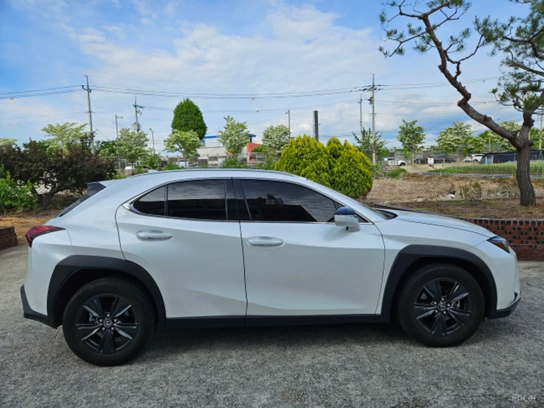 Lexus UX300h превью 3