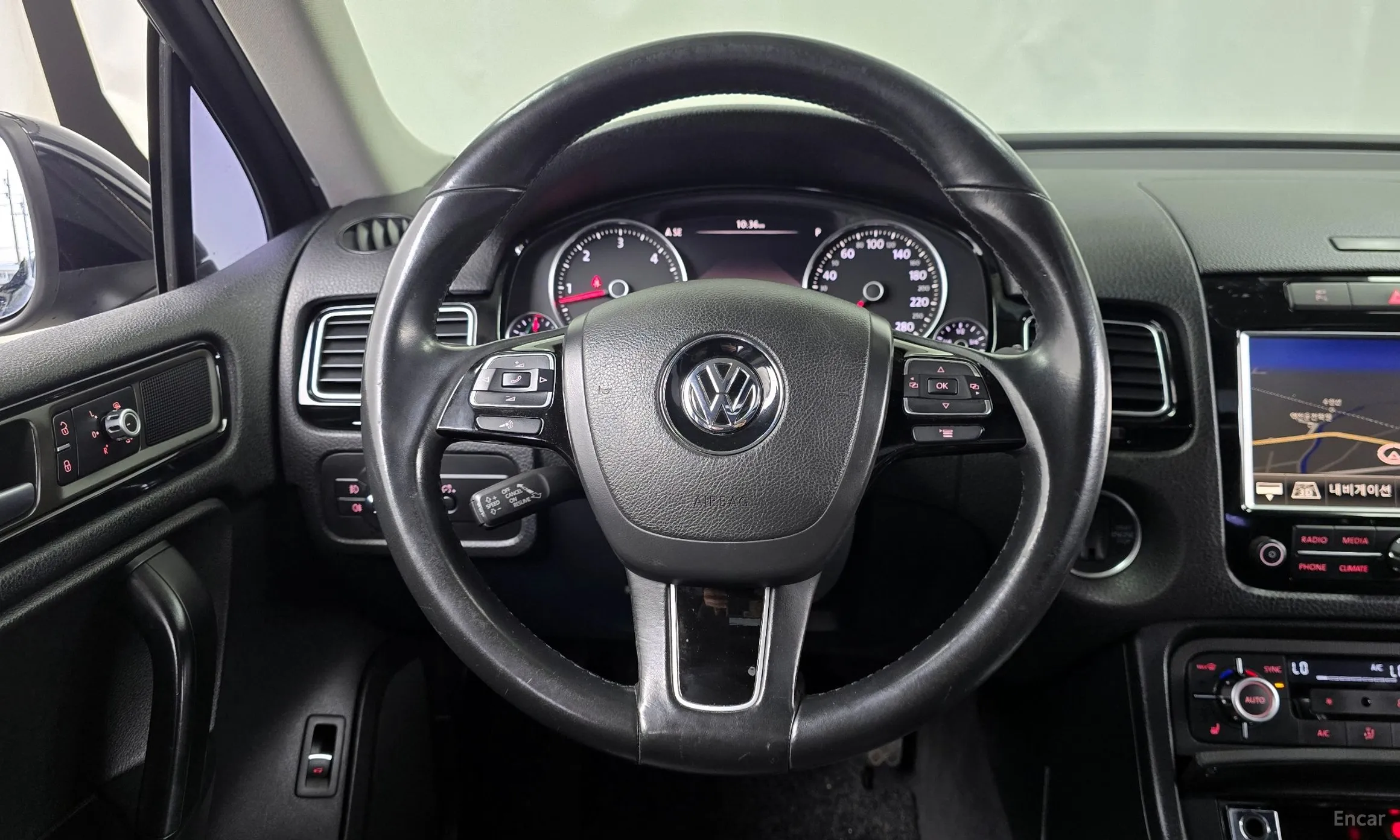 Volkswagen New Touareg превью 13