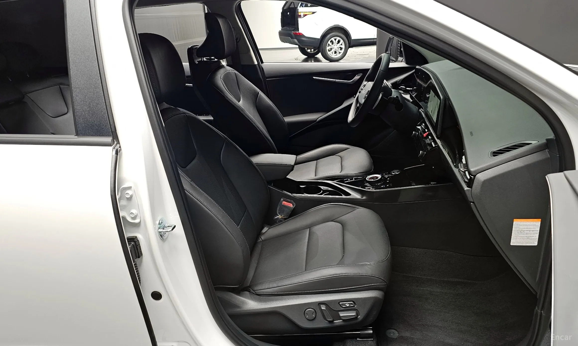 Kia Niro превью 10