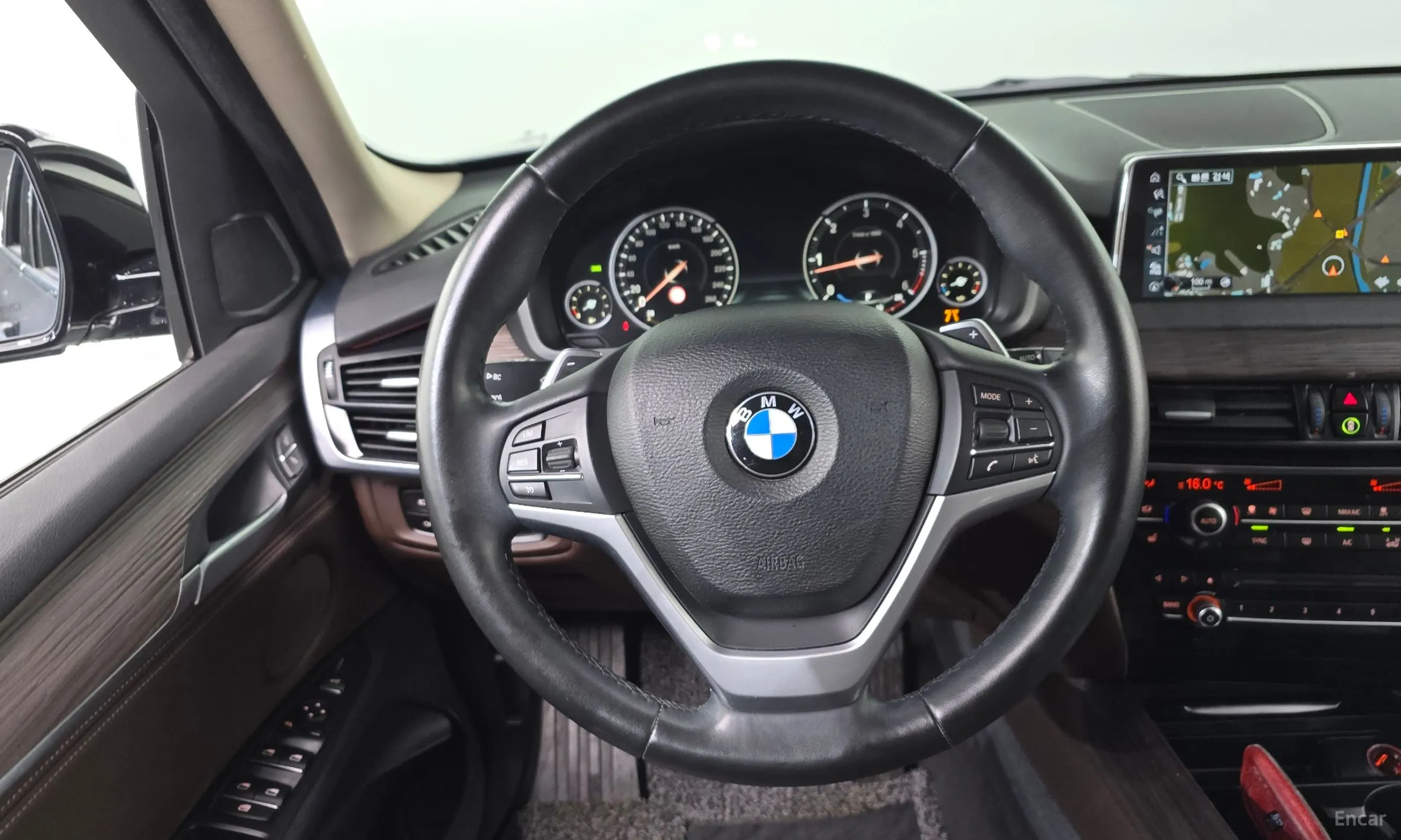 BMW X5 (F15) превью 14