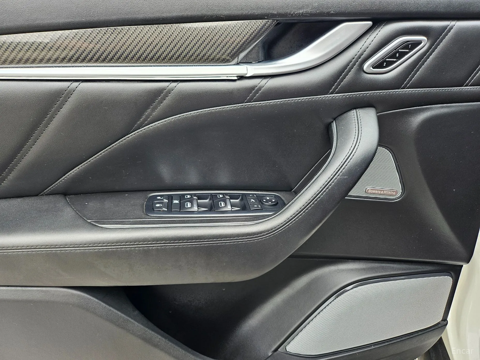 Maserati Levante превью 12