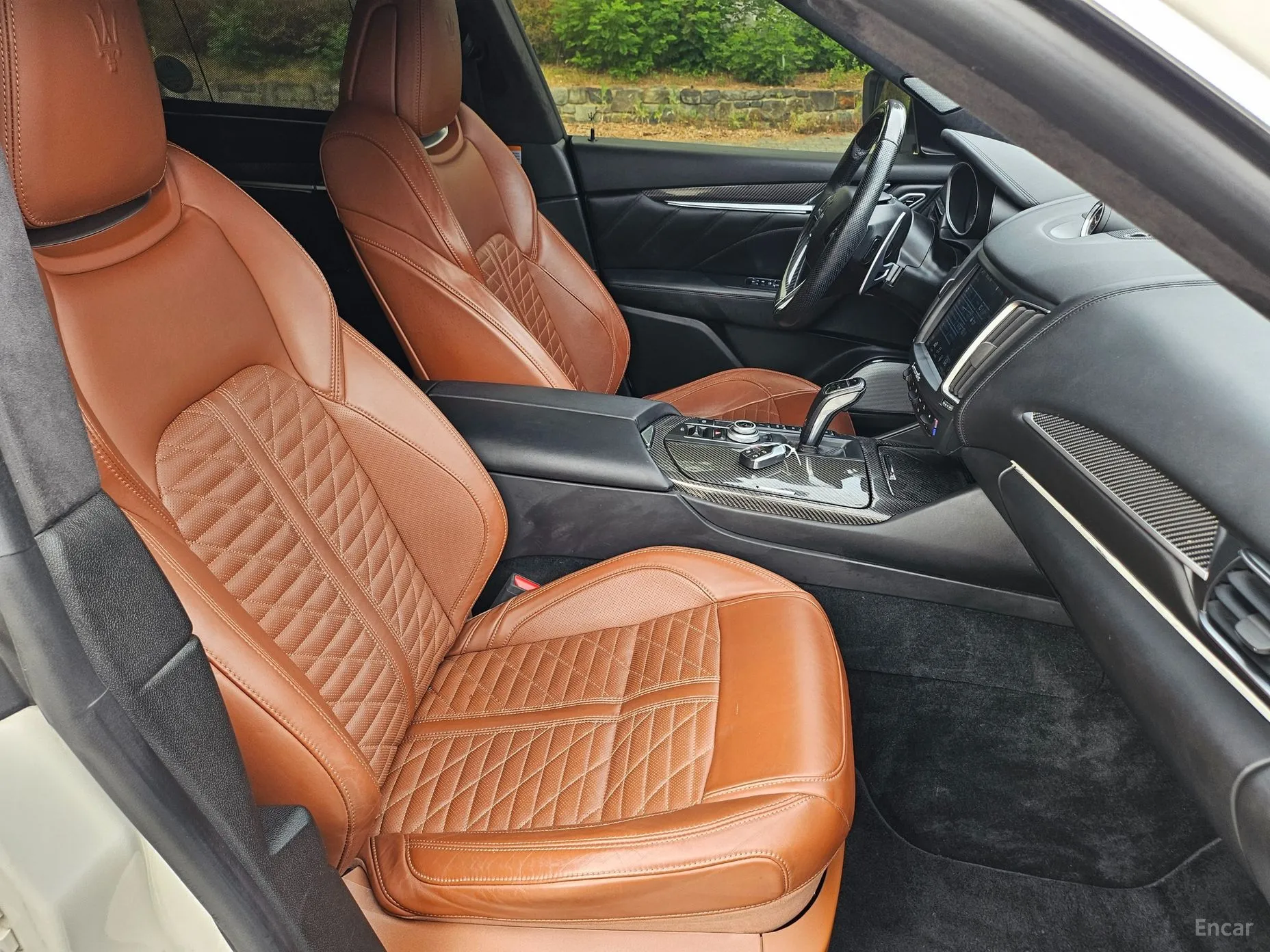 Maserati Levante превью 13