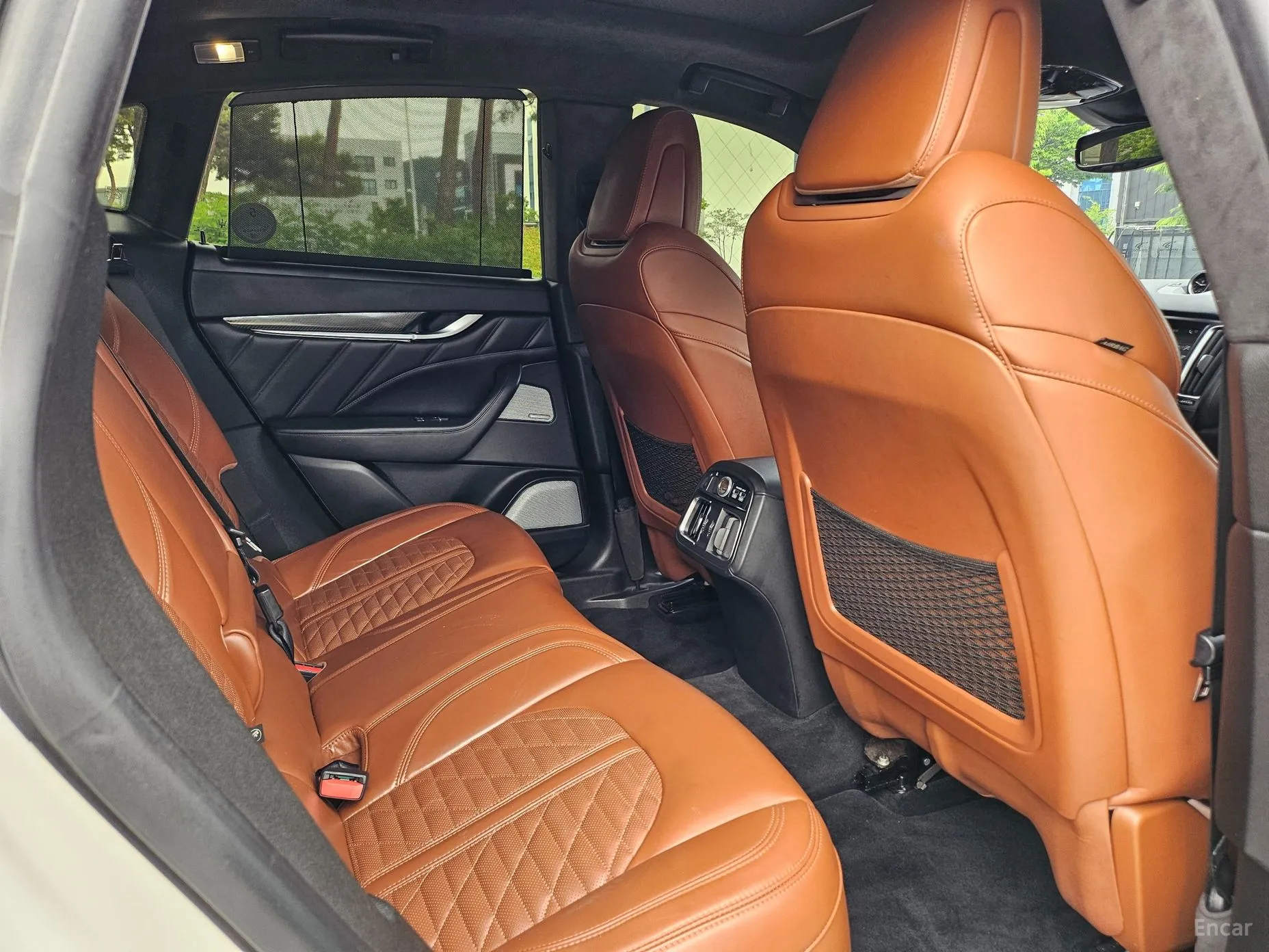 Maserati Levante превью 14