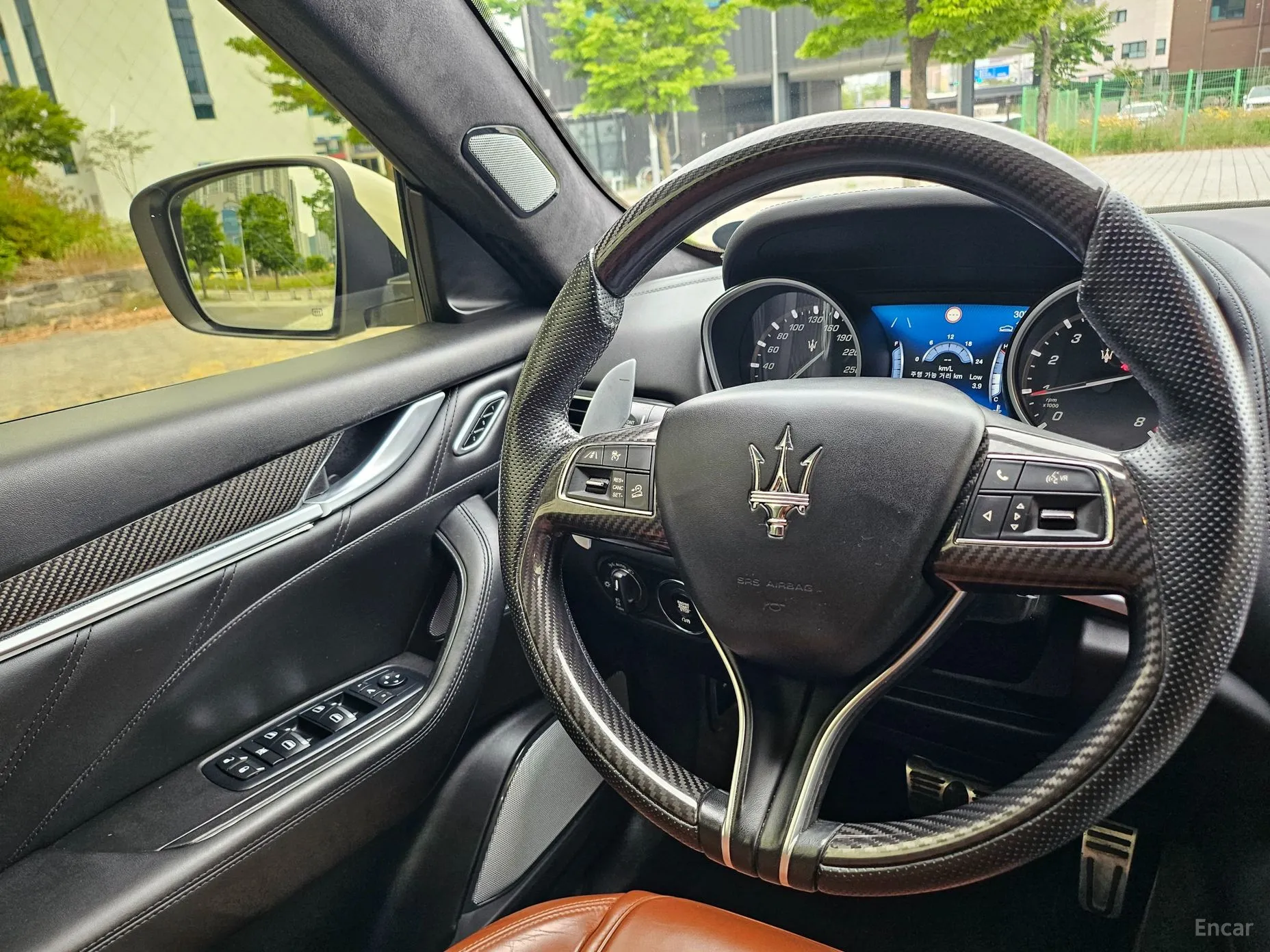 Maserati Levante превью 18