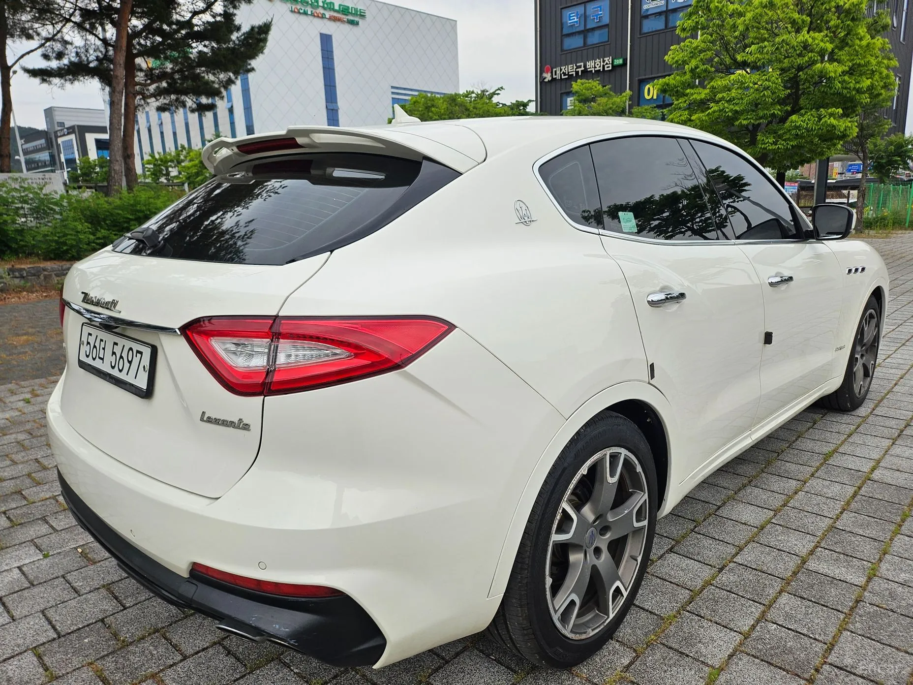 Maserati Levante превью 5