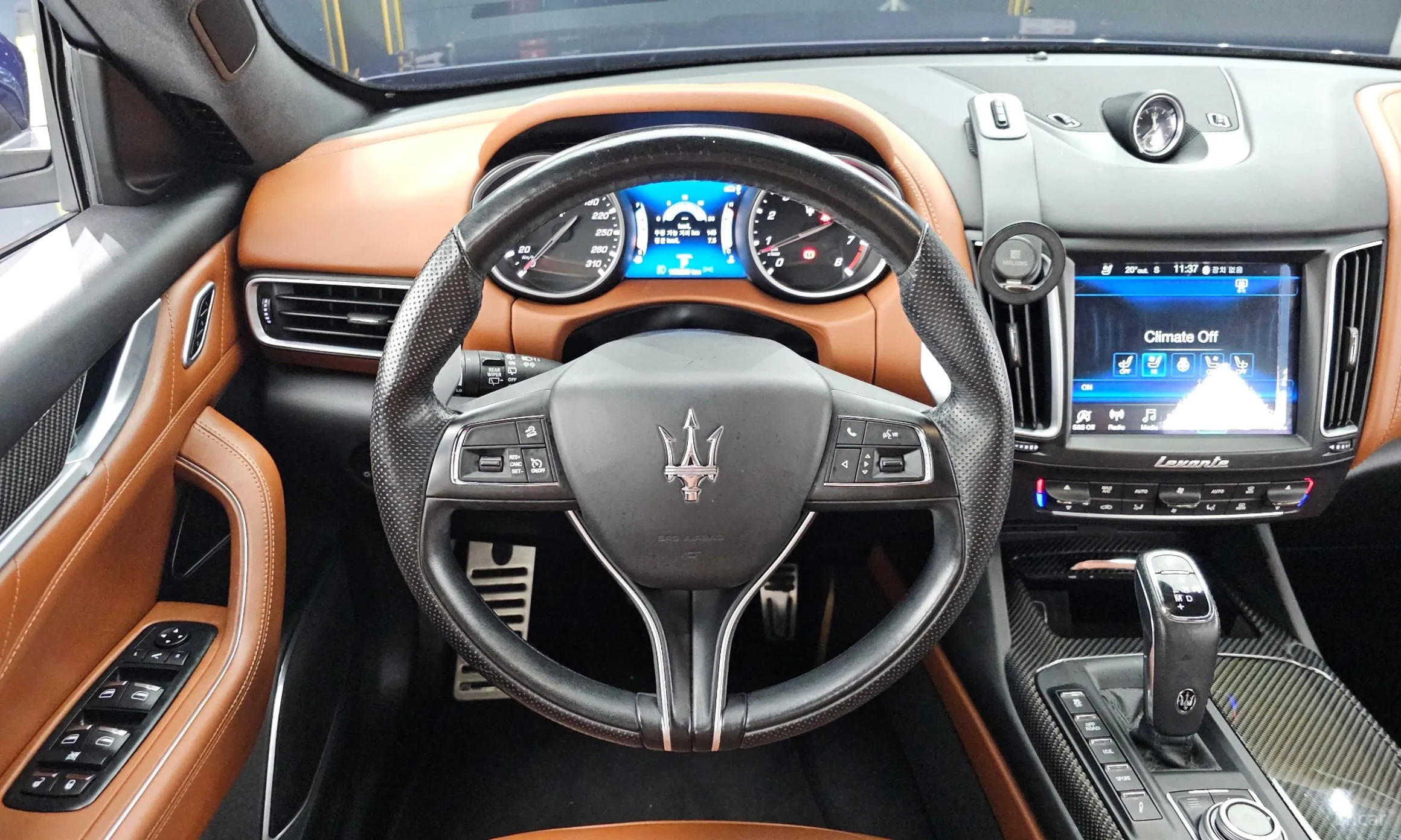 Maserati Levante превью 13