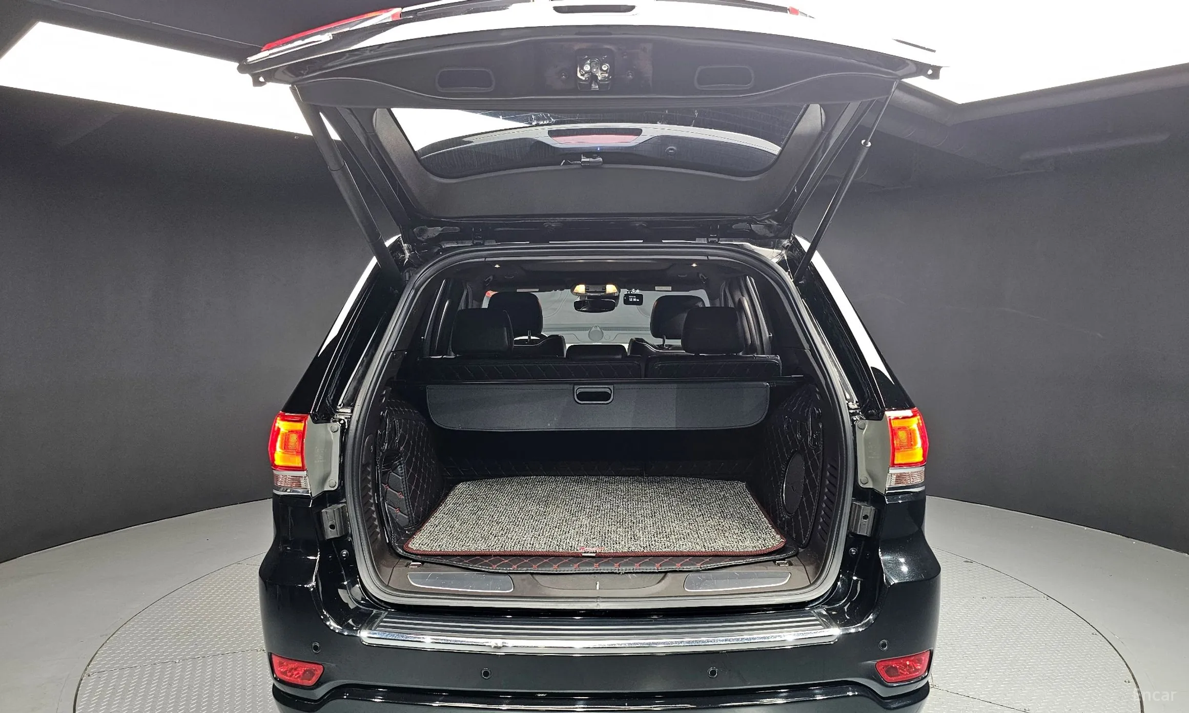 Jeep Grand Cherokee превью 20