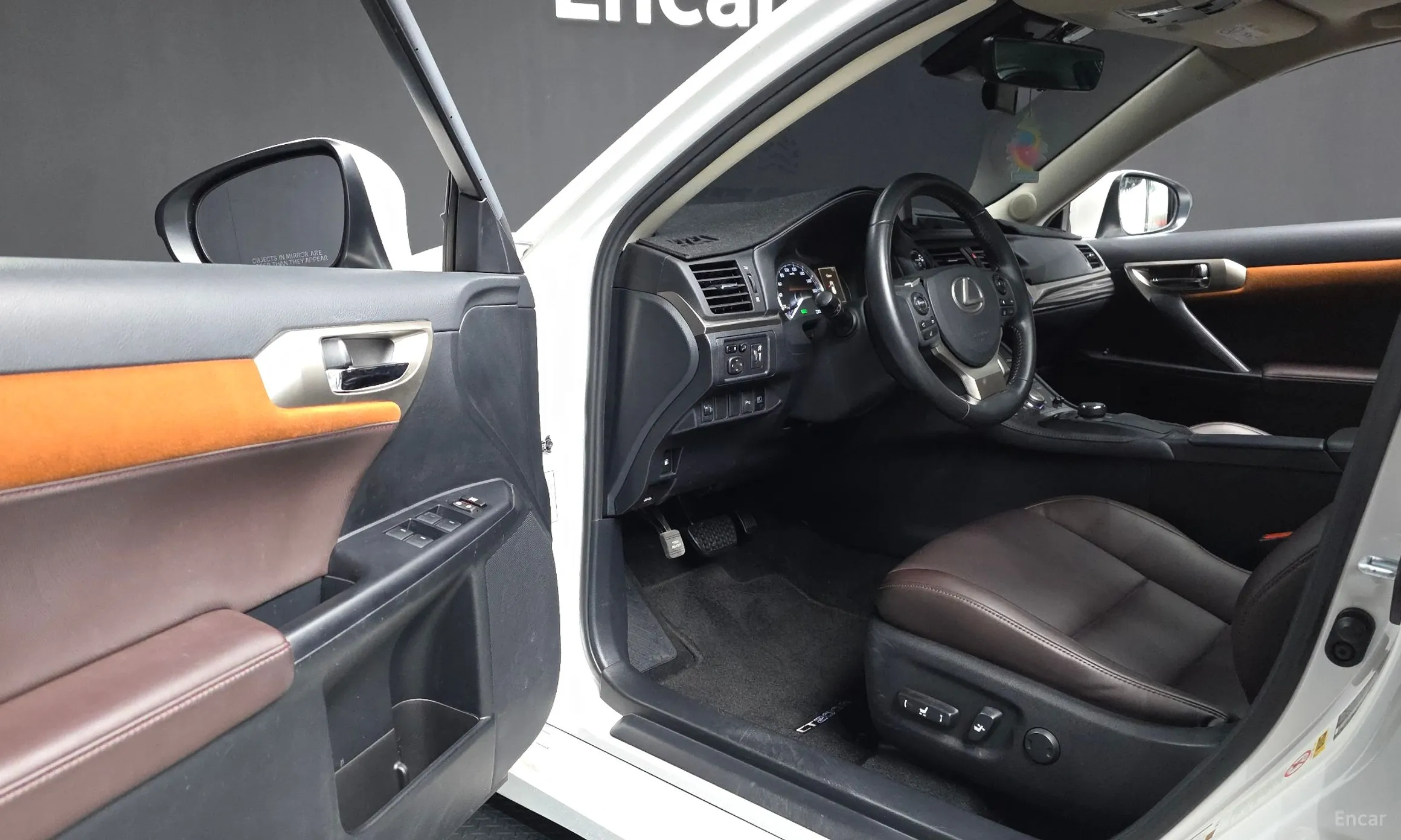 Lexus CT200h превью 10