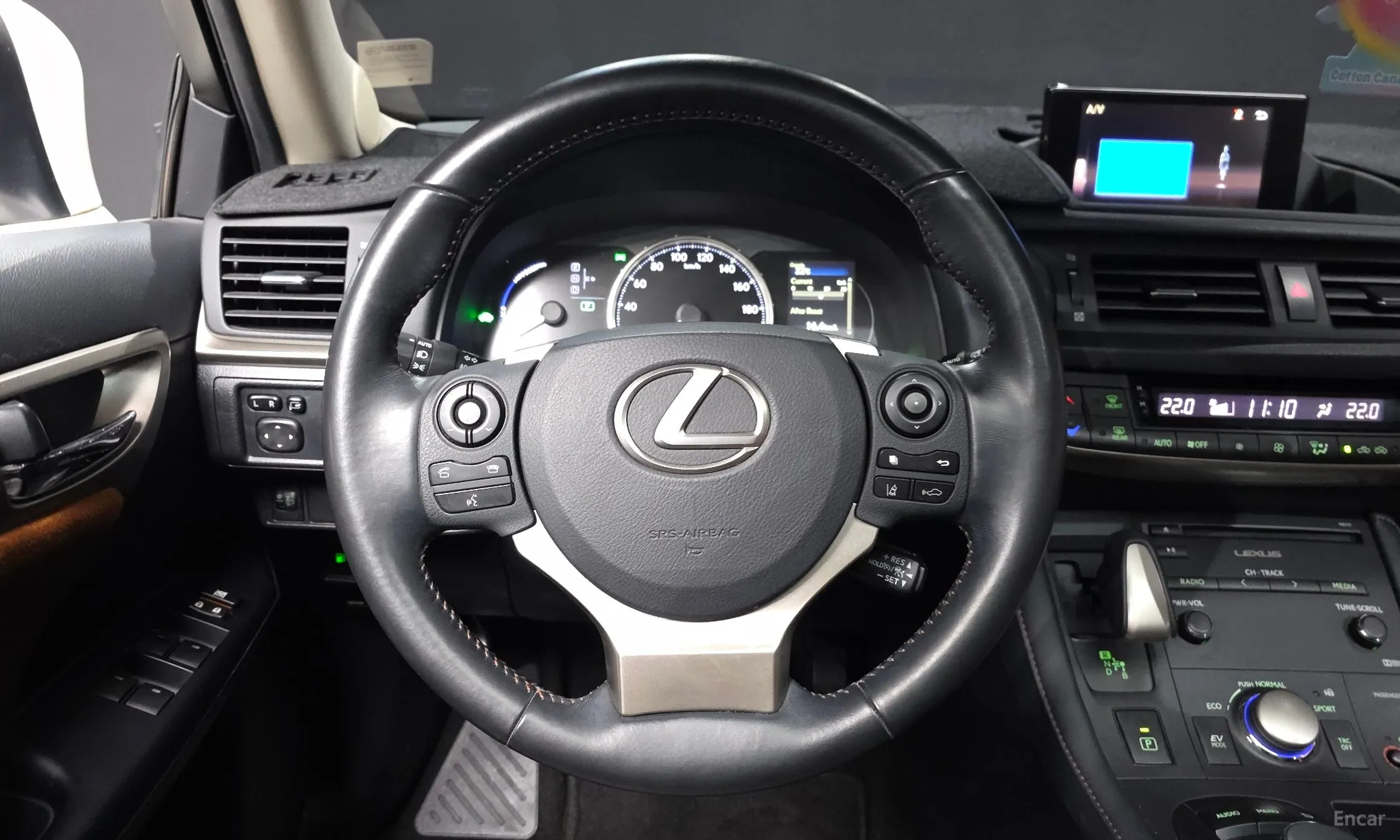 Lexus CT200h превью 13