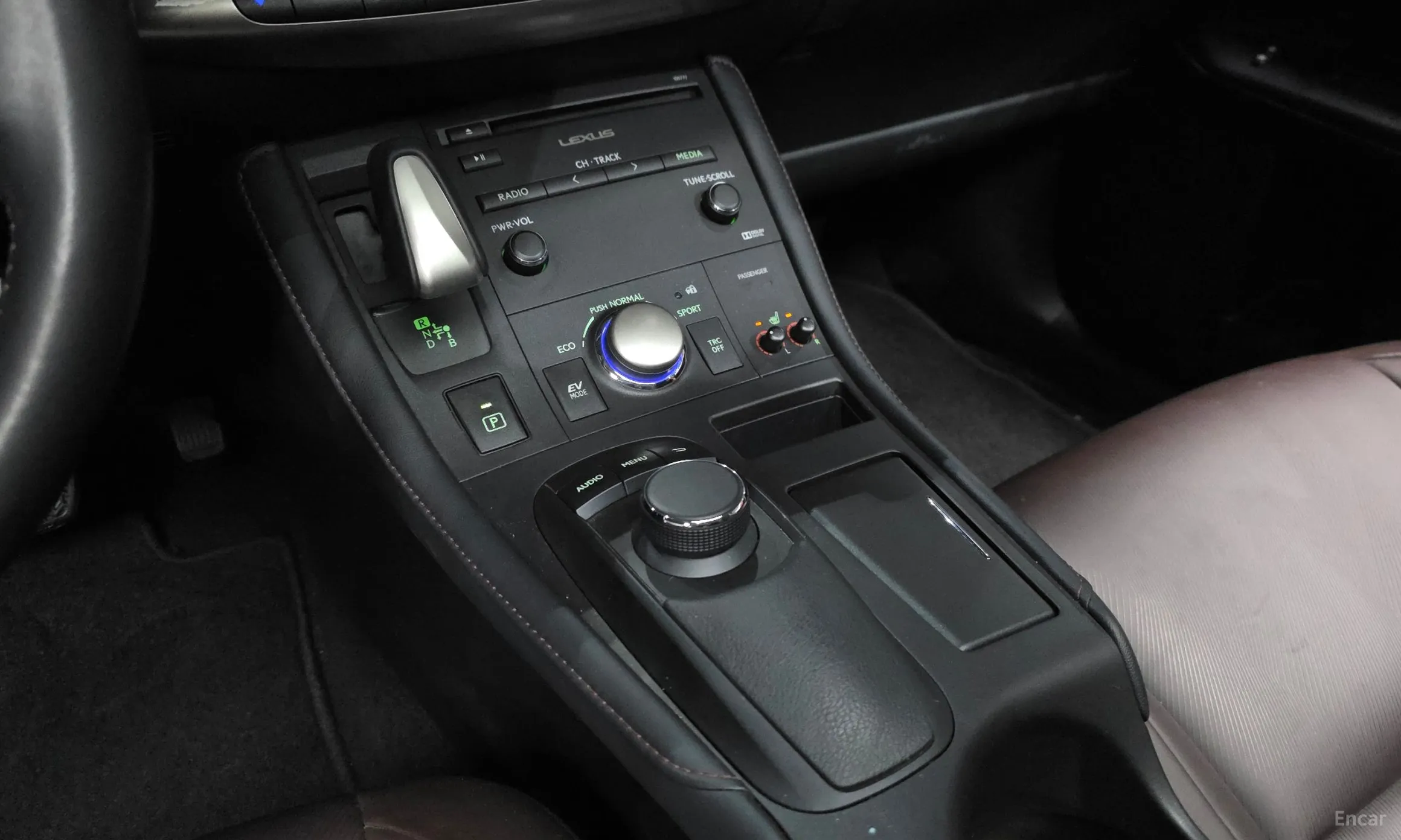Lexus CT200h превью 9