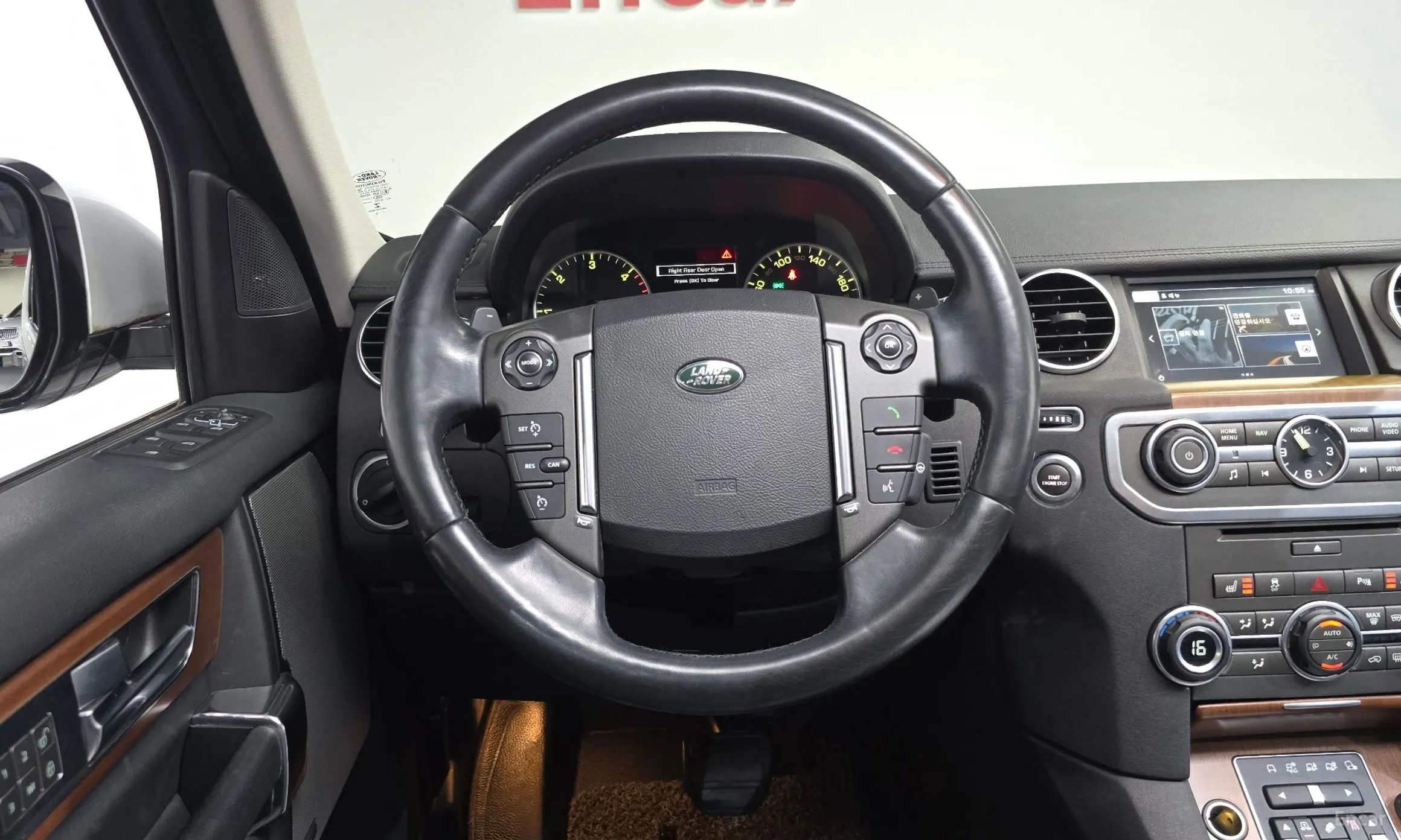 Land Rover Discovery 4 превью 13