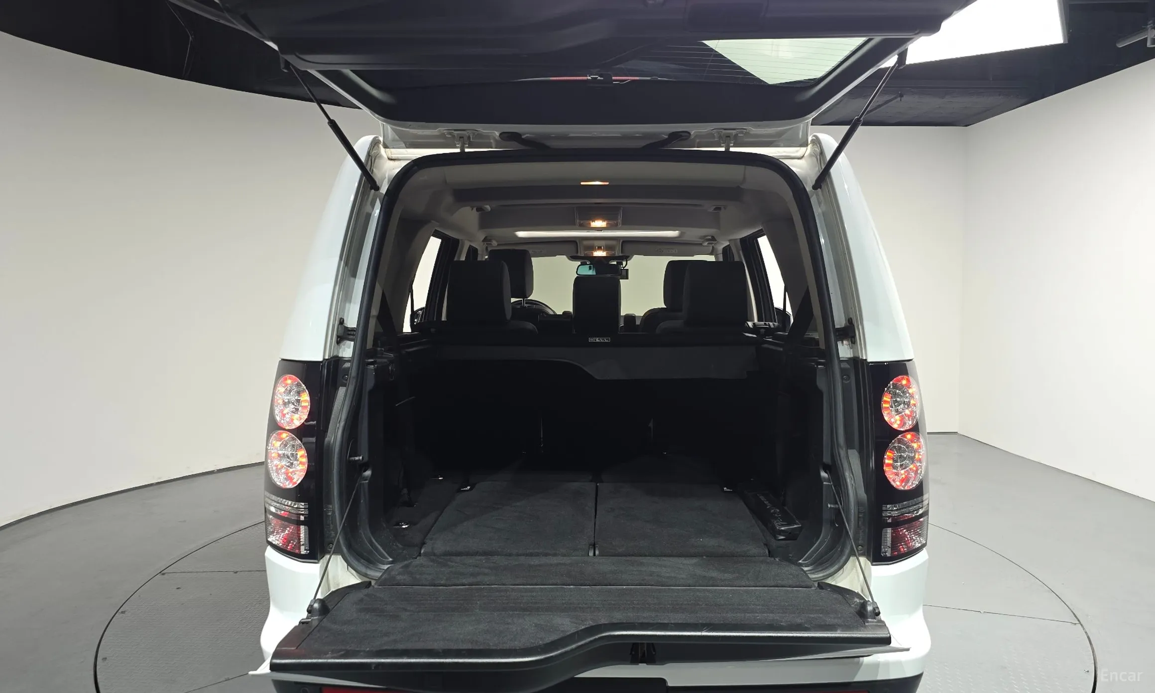 Land Rover Discovery 4 превью 20