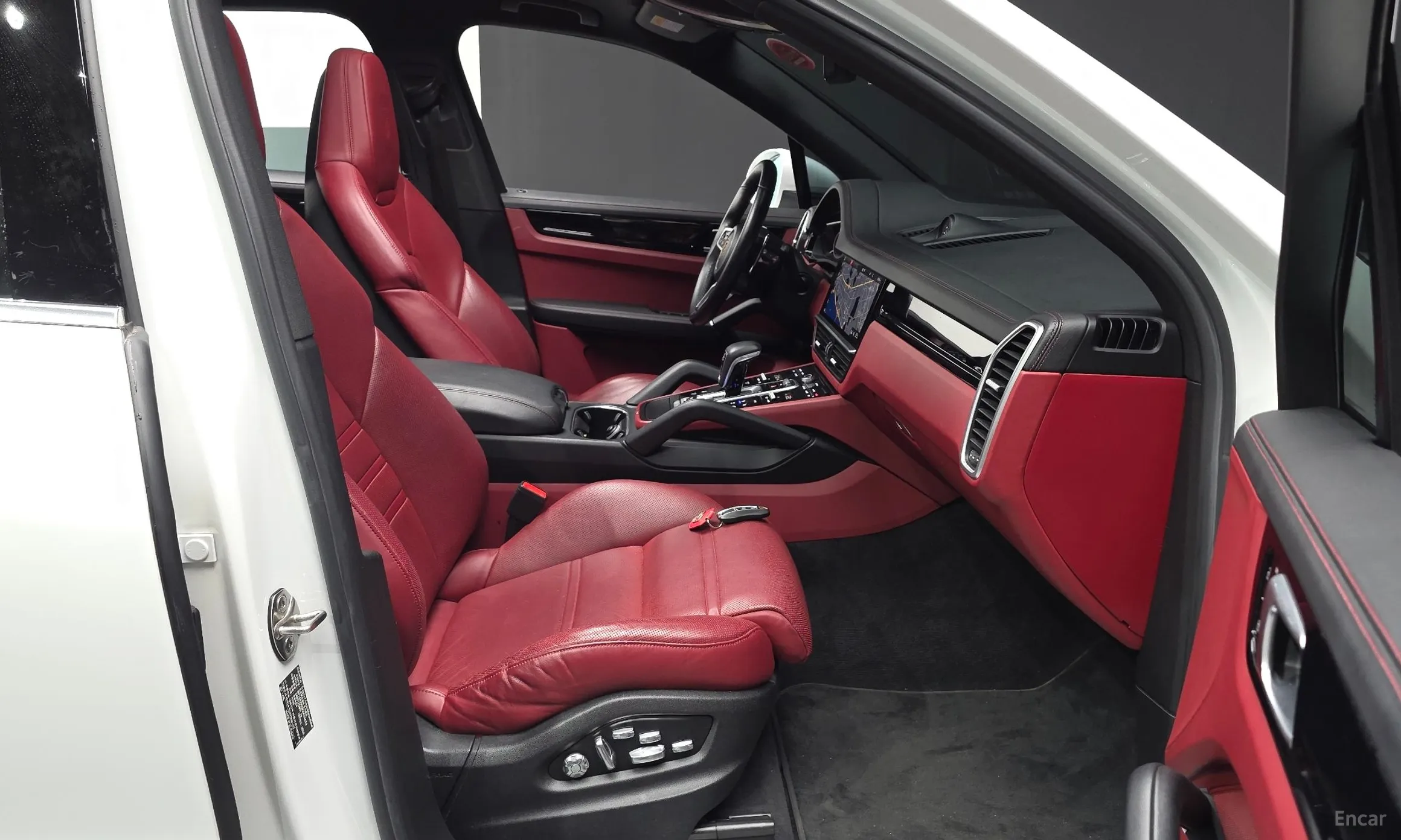 Porsche Cayenne (PO536) превью 10