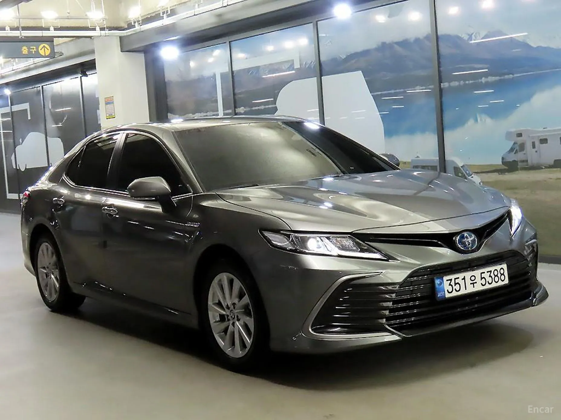 Camry (XV70)