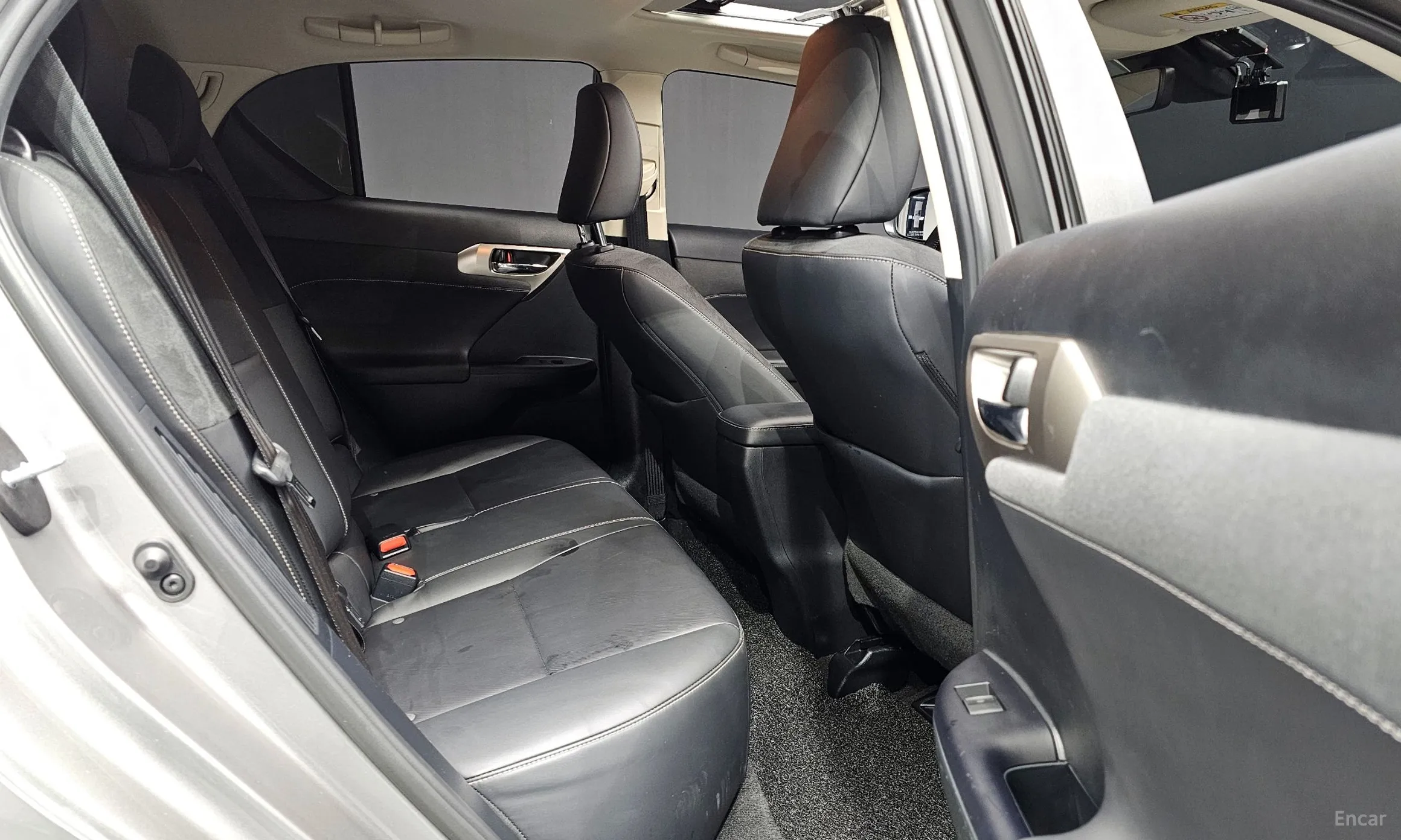 Lexus CT200h превью 12