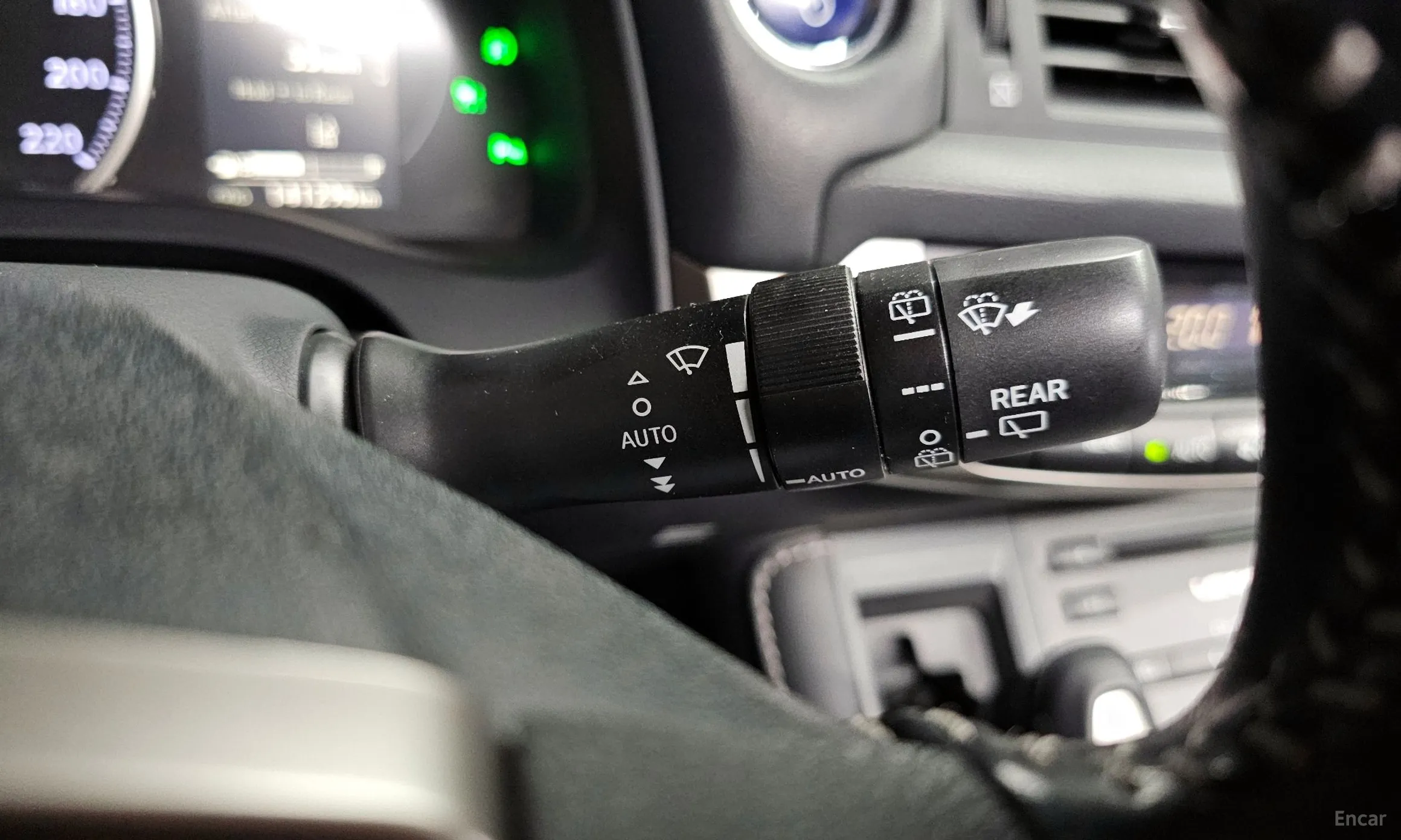 Lexus CT200h превью 15