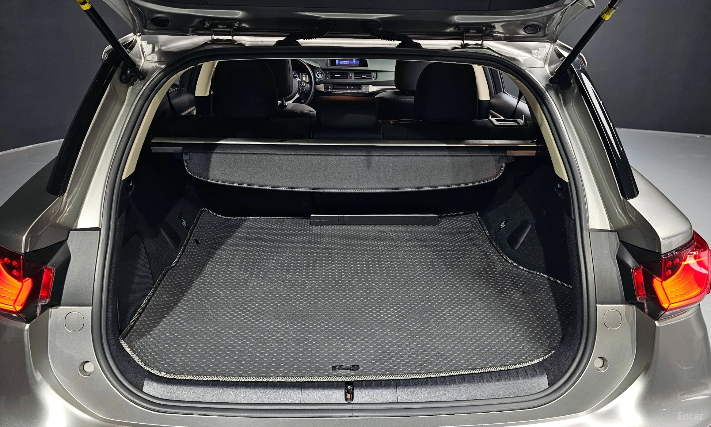 Lexus CT200h превью 20