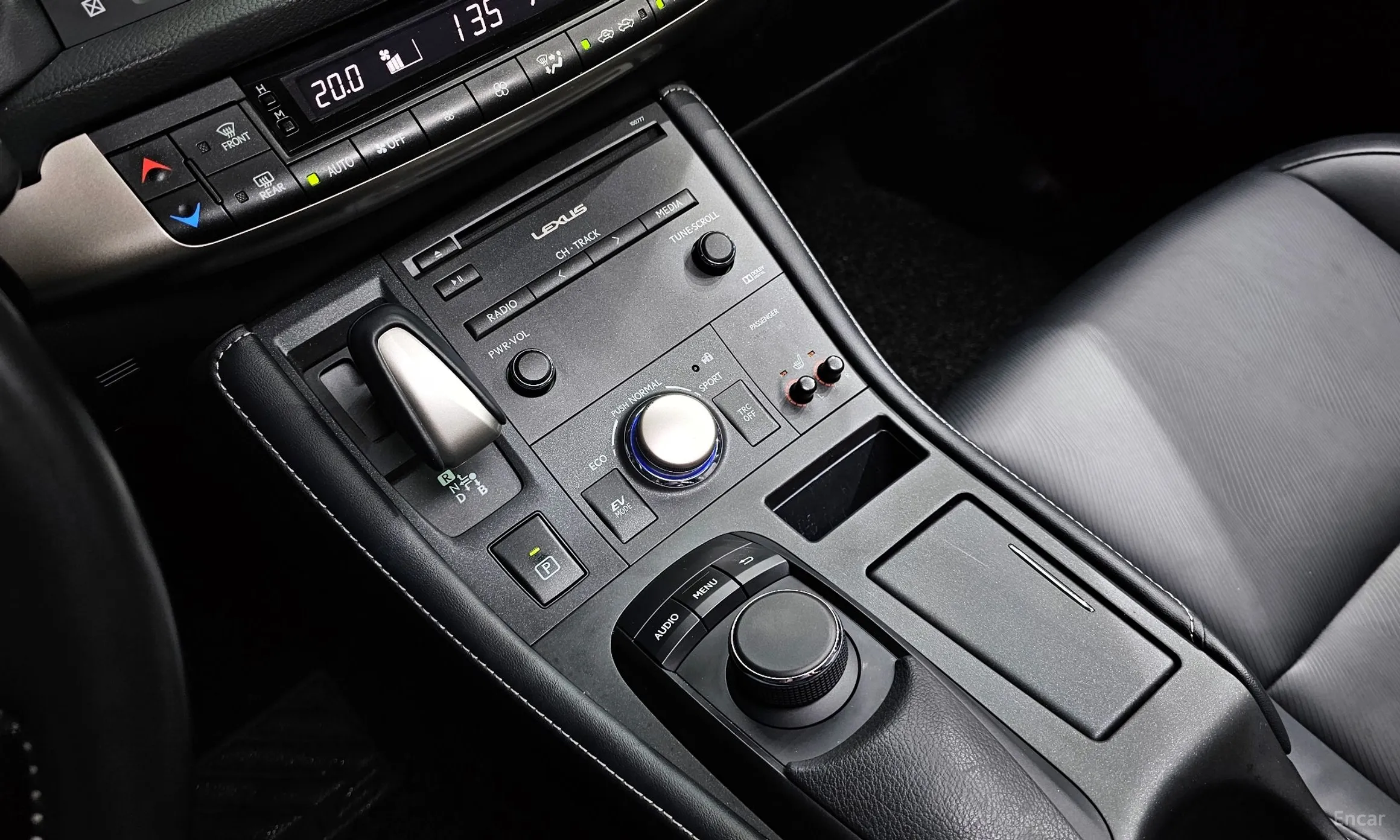 Lexus CT200h превью 9