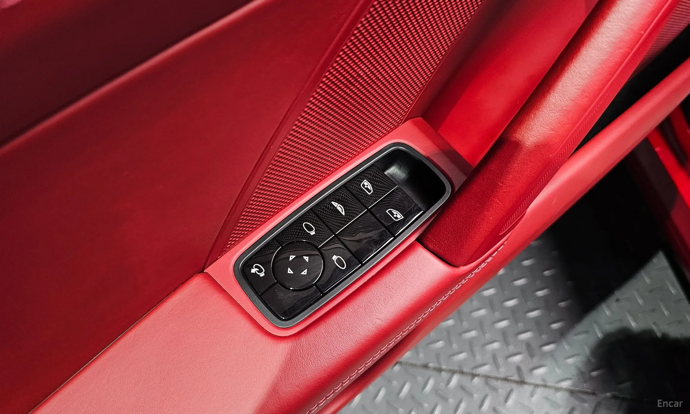 Porsche 911 (992) превью 15