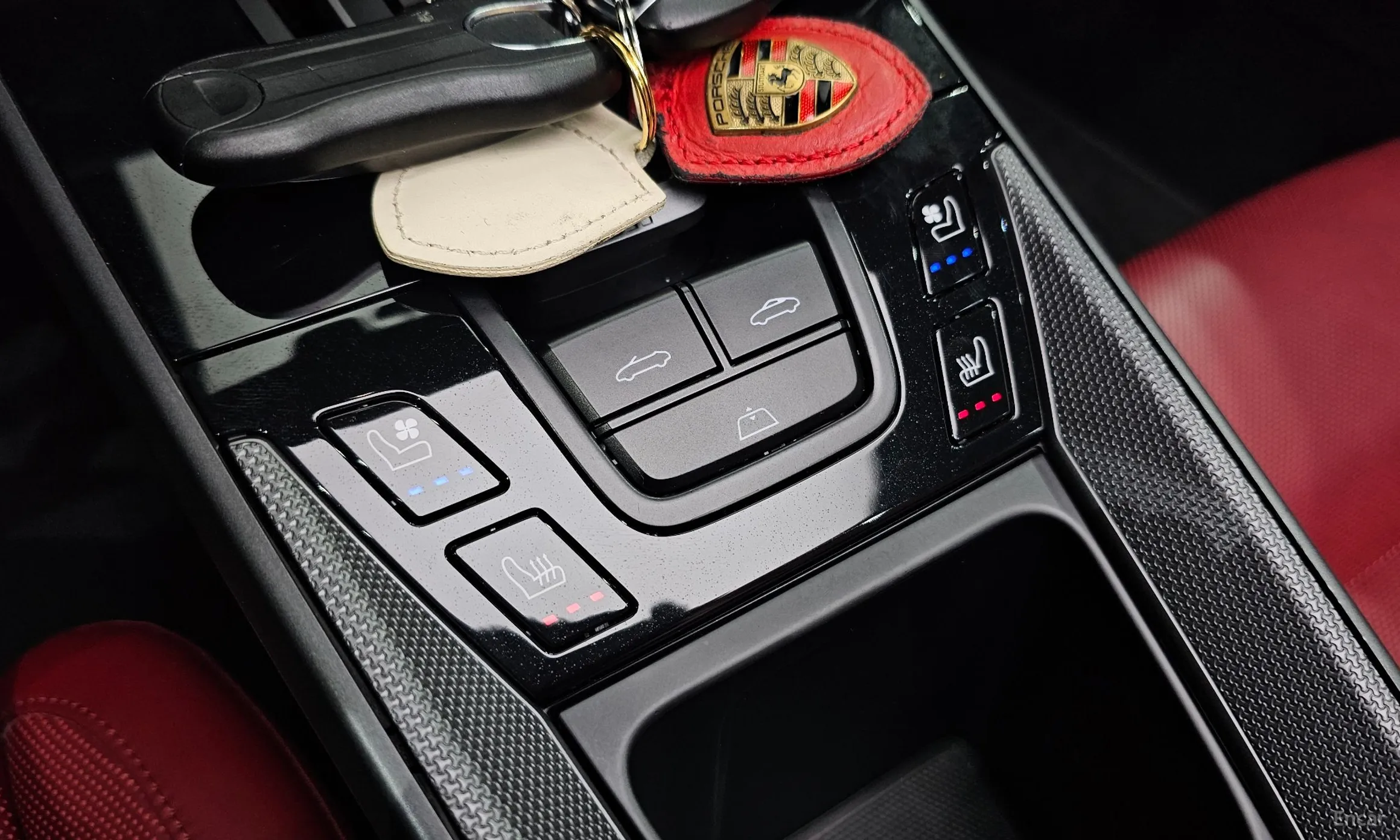 Porsche 911 (992) превью 19