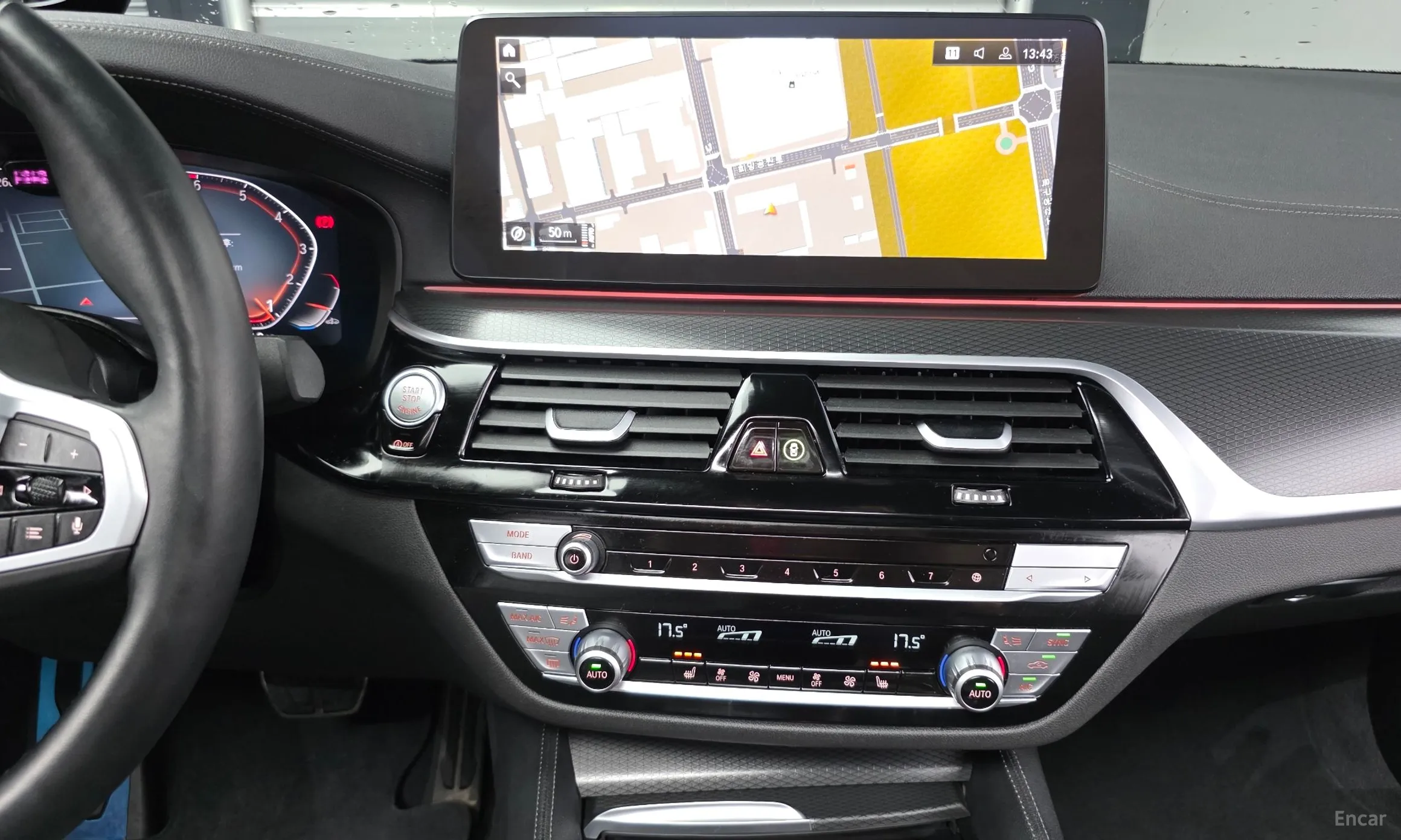 BMW 5 Series (G30) превью 17