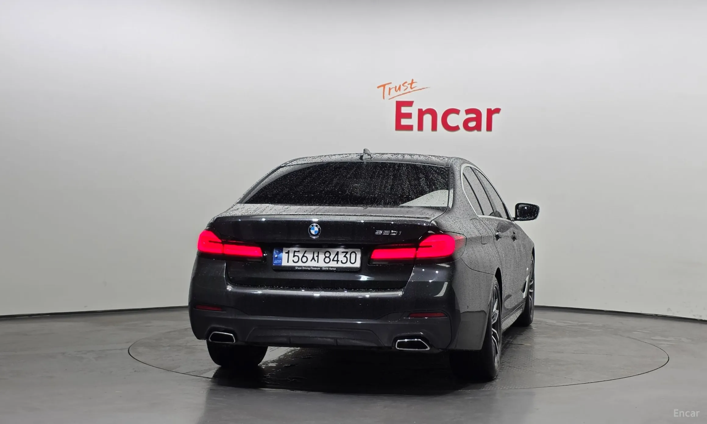BMW 5 Series (G30) превью 4