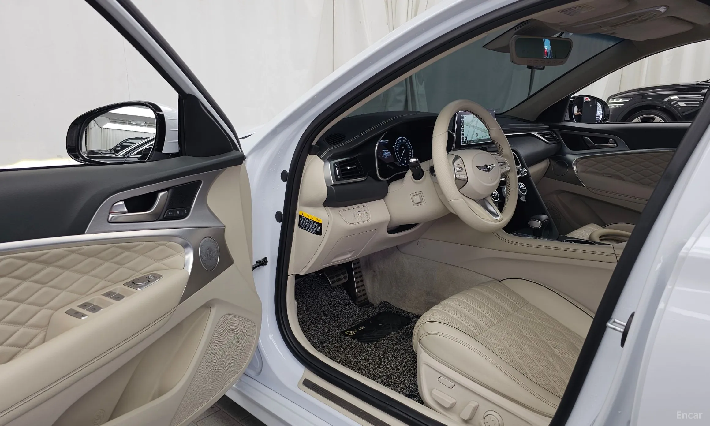 Genesis G70 превью 10
