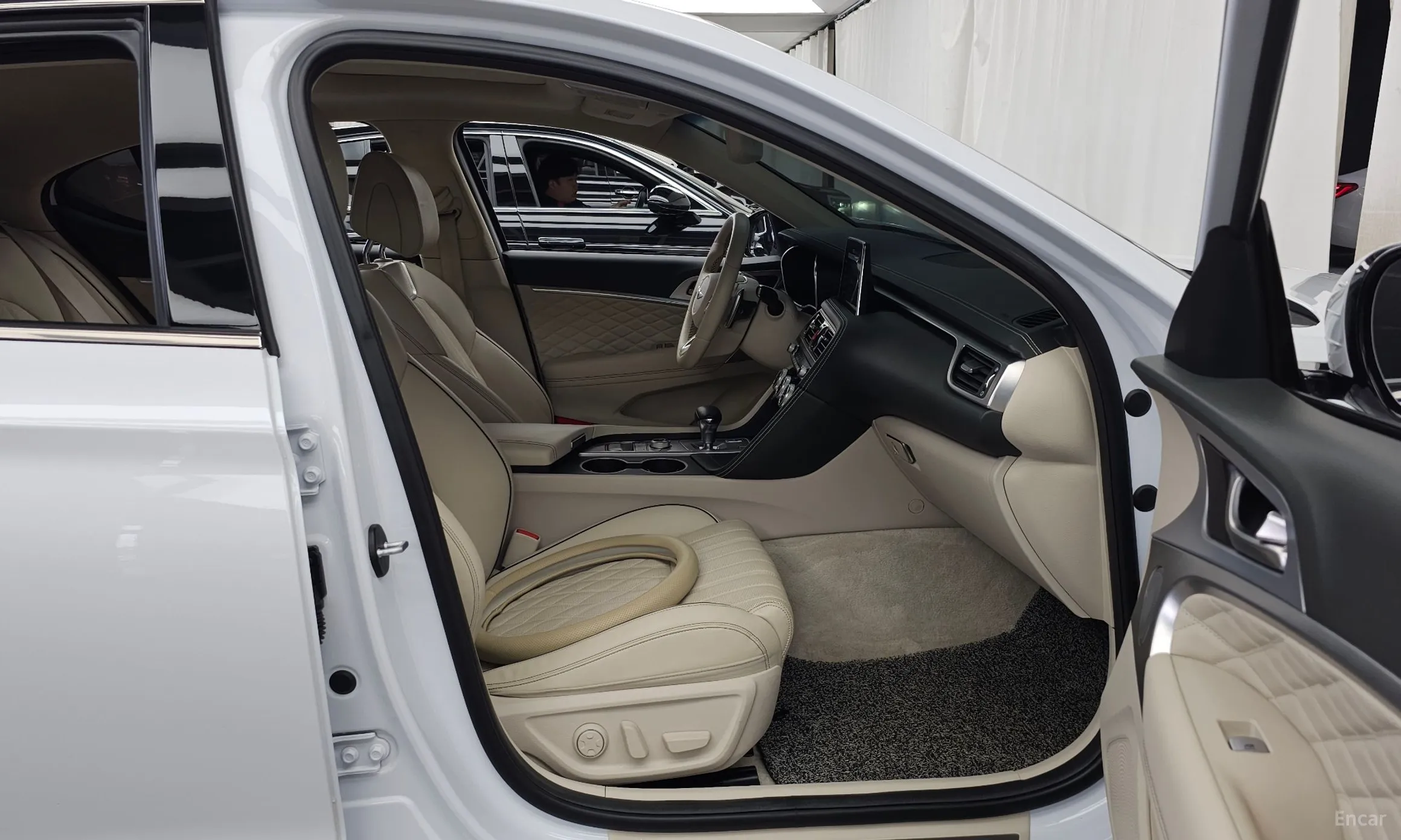 Genesis G70 превью 11