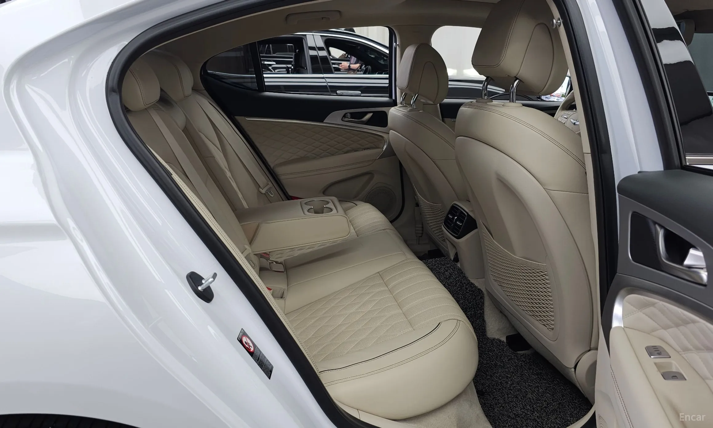 Genesis G70 превью 12