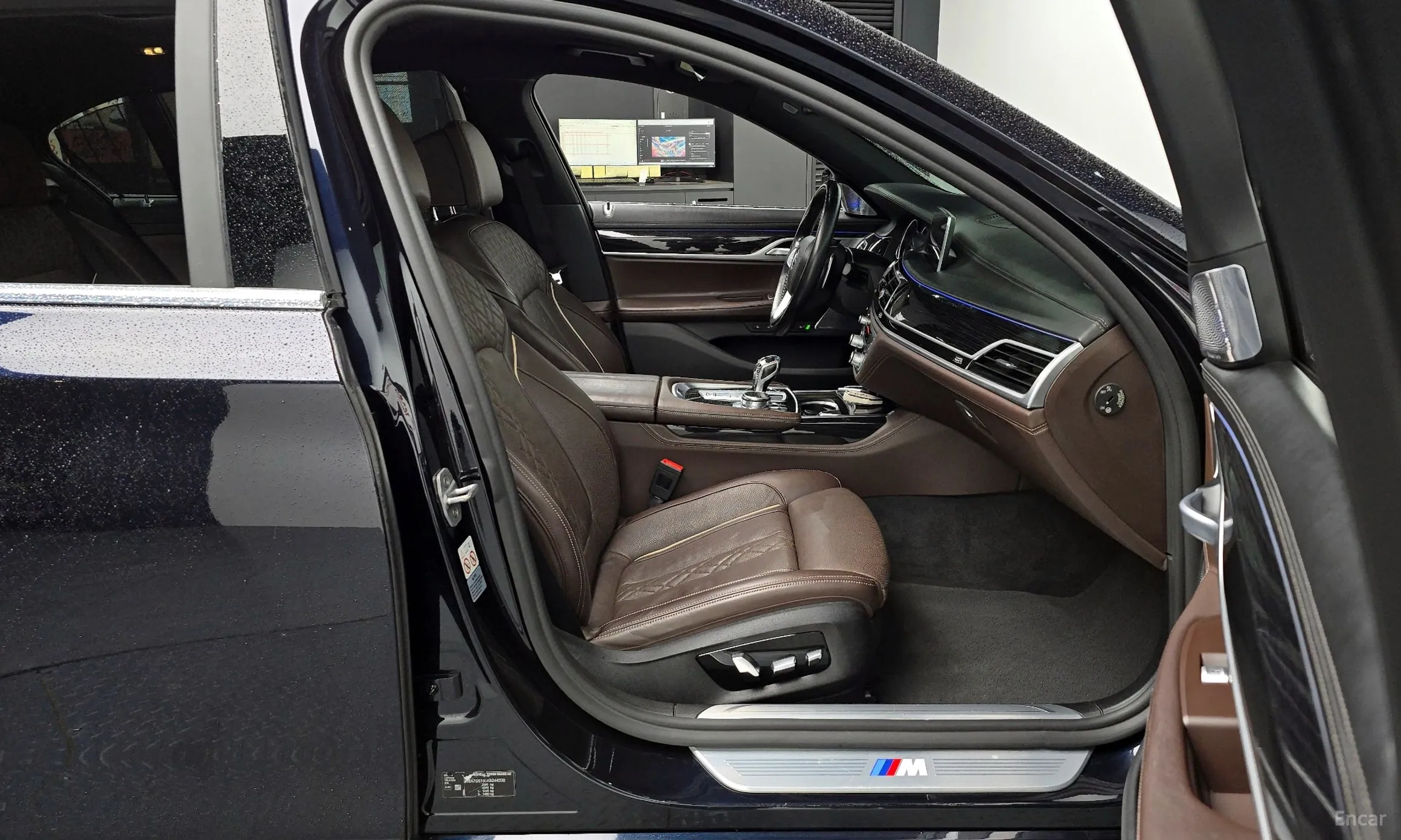 BMW 7 Series (G11) превью 11