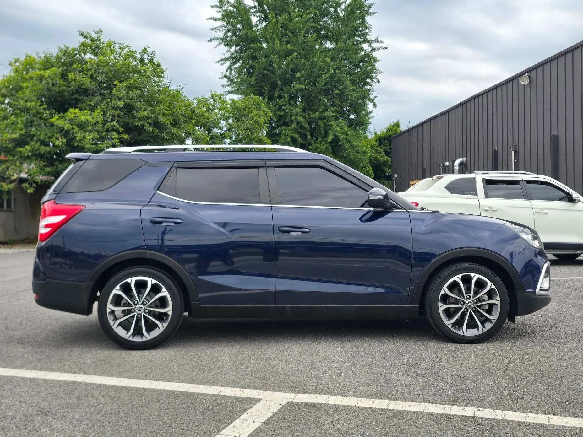 KG Mobility (SsangYong) Tivoli Air превью 4