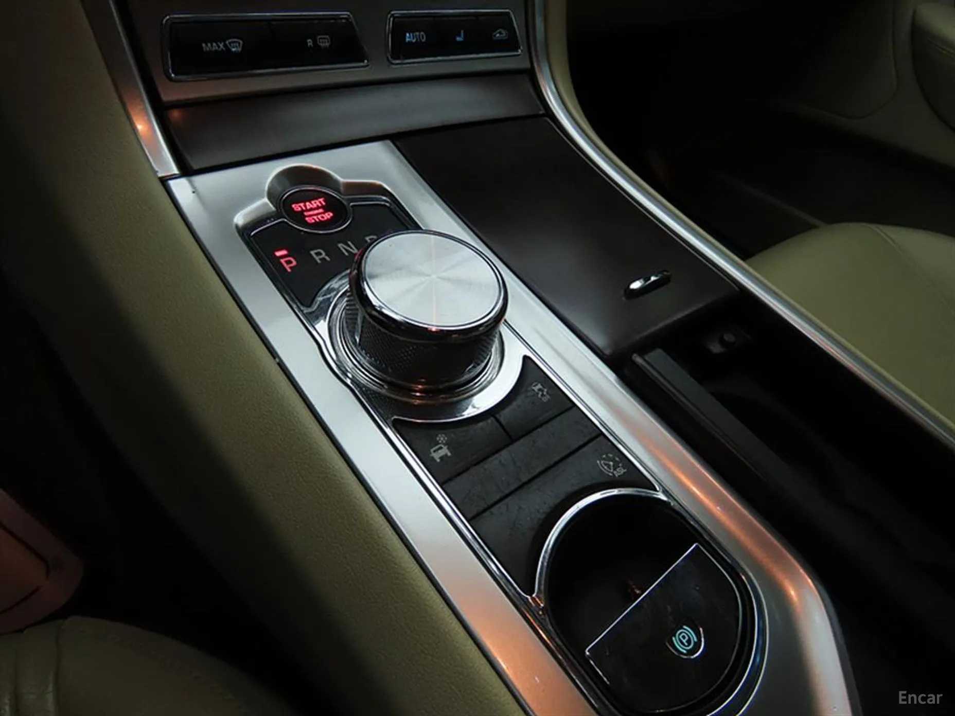 Jaguar New XF превью 11
