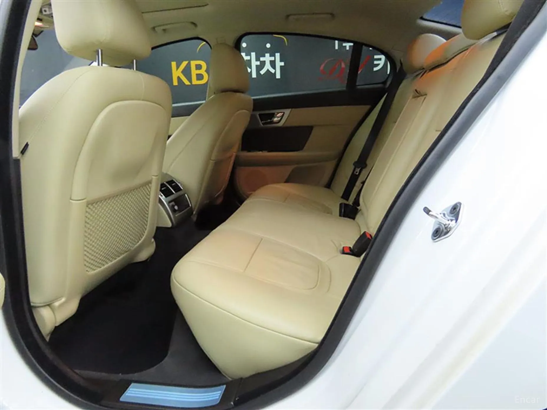 Jaguar New XF превью 6
