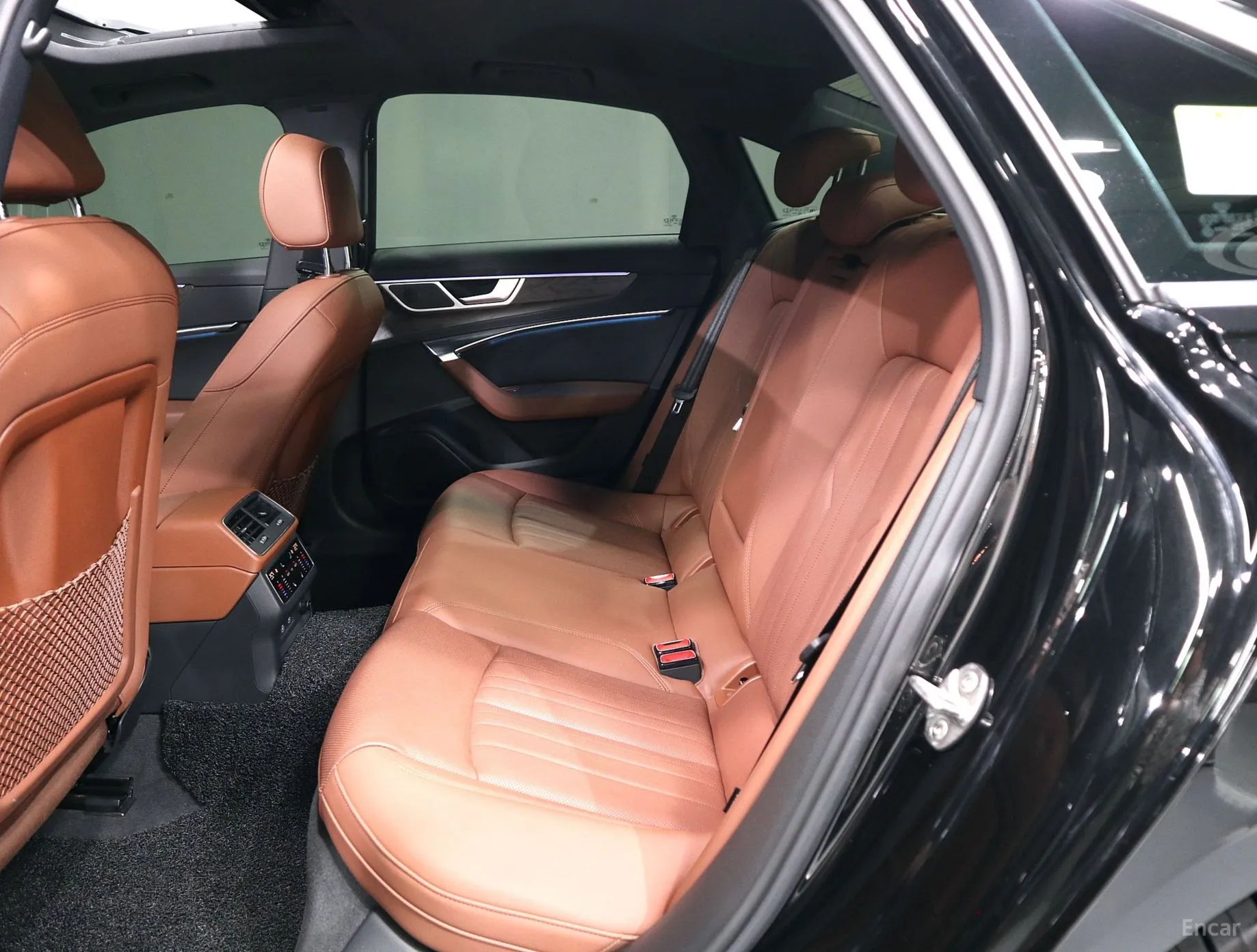 Audi A6 (C8) превью 10