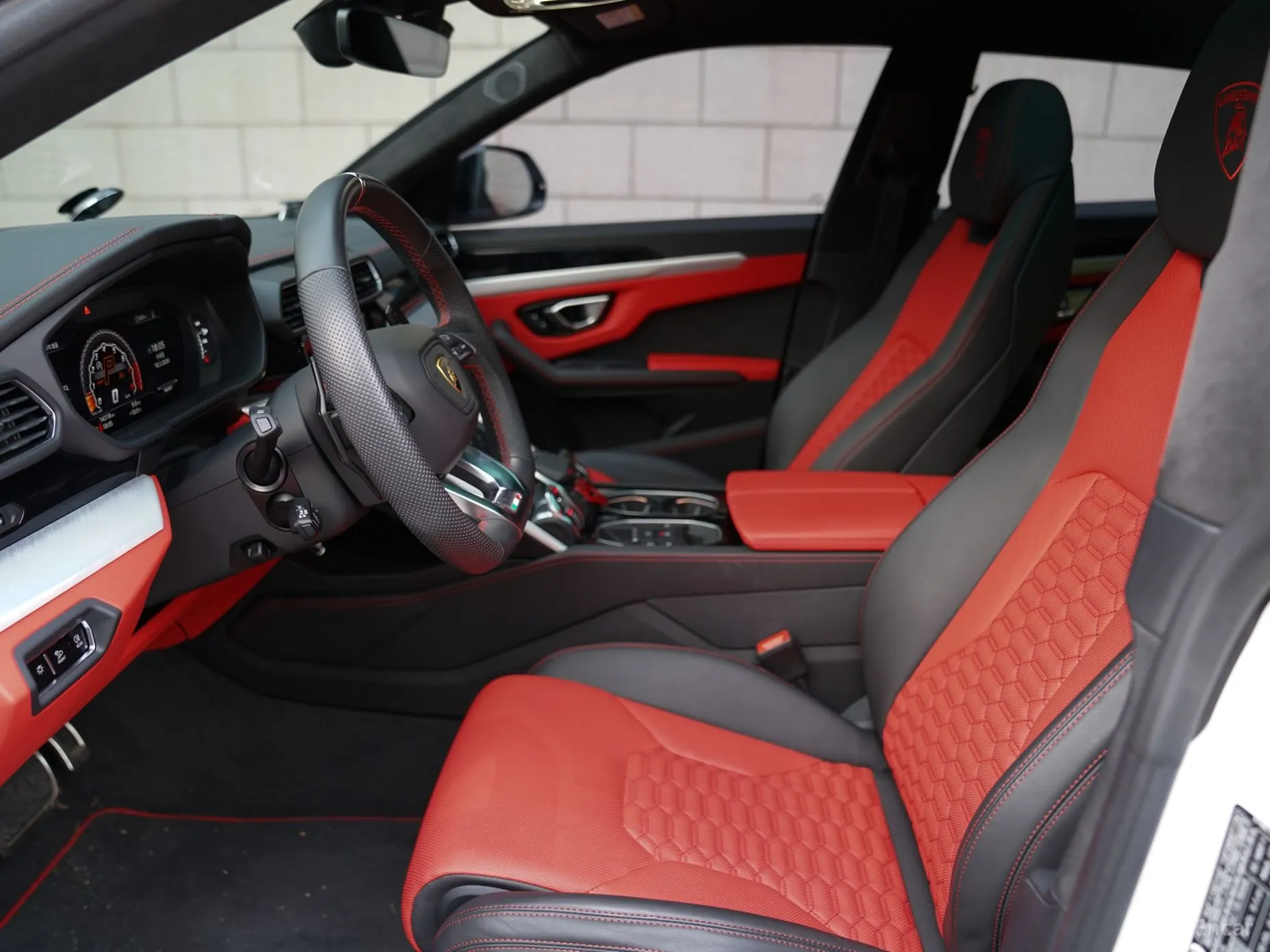 Lamborghini Urus превью 11