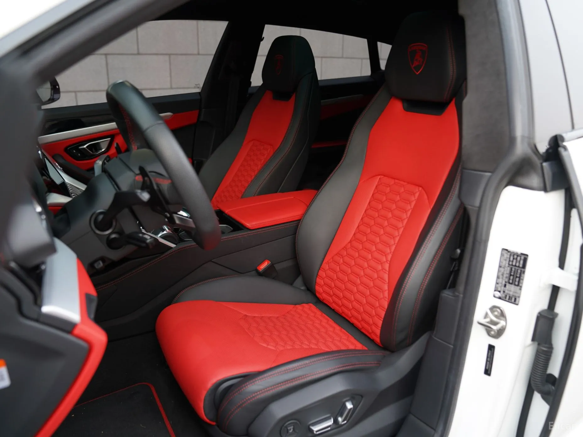 Lamborghini Urus превью 12