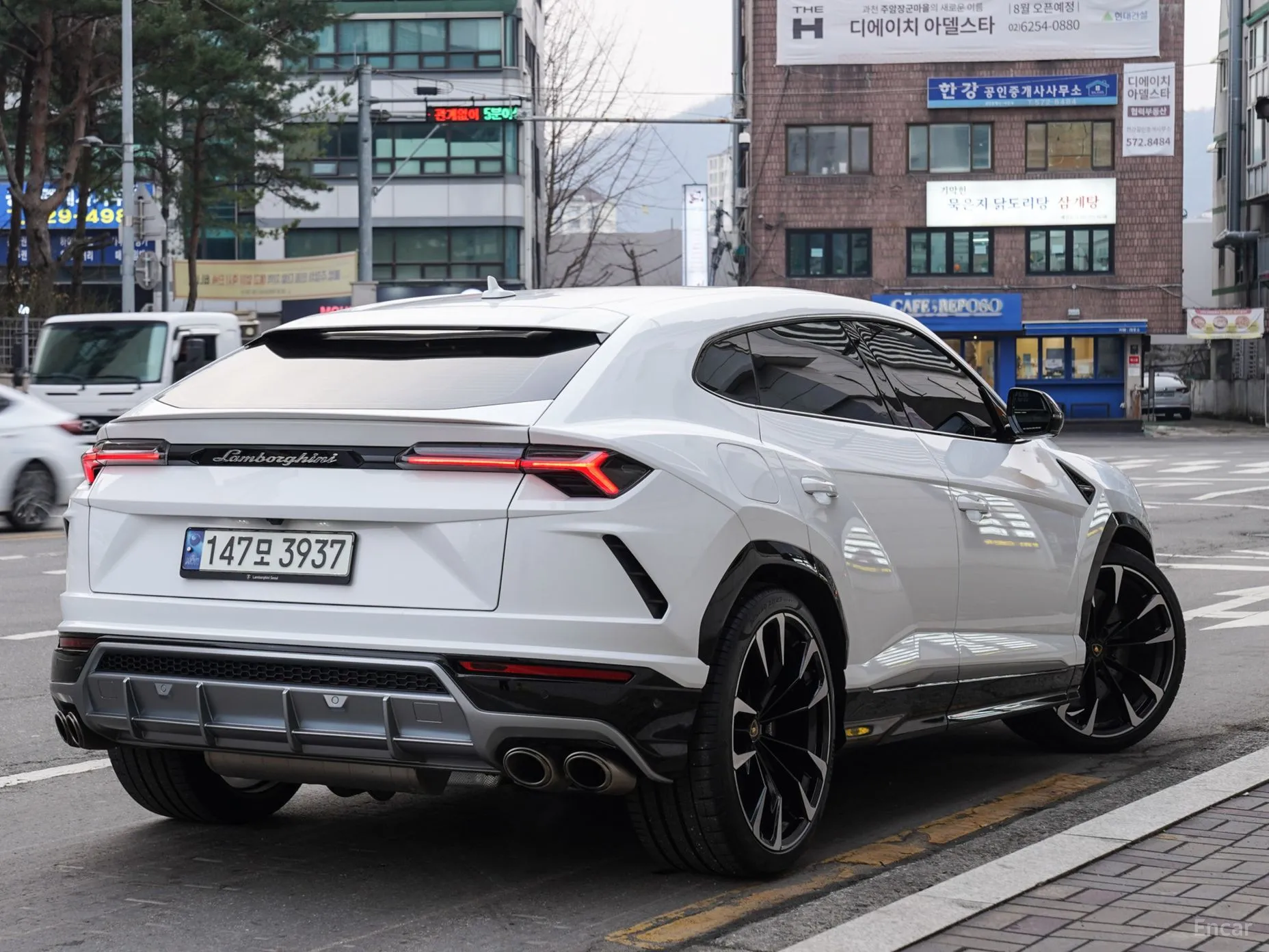 Lamborghini Urus превью 3