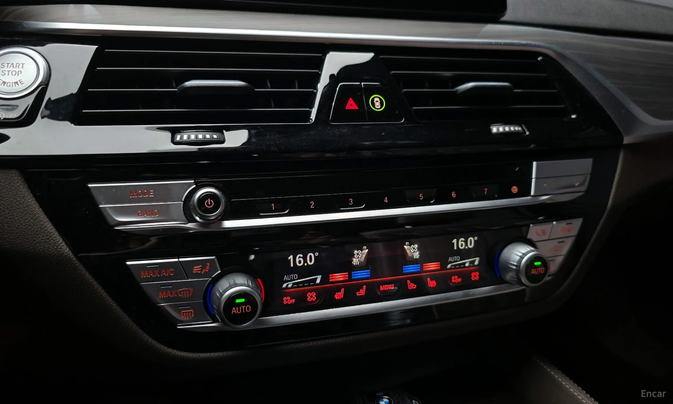 BMW 5 Series (G30) превью 17